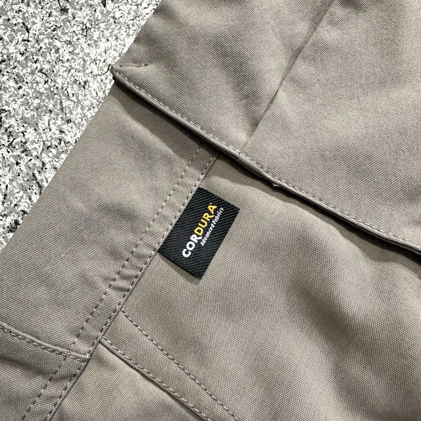 Nike ACG Nike ACG Pants Womens XL Cordura Cargo High Rise 27” Inseam 27.5 in Beige Regular Size 40" / US 18 - 4 Thumbnail