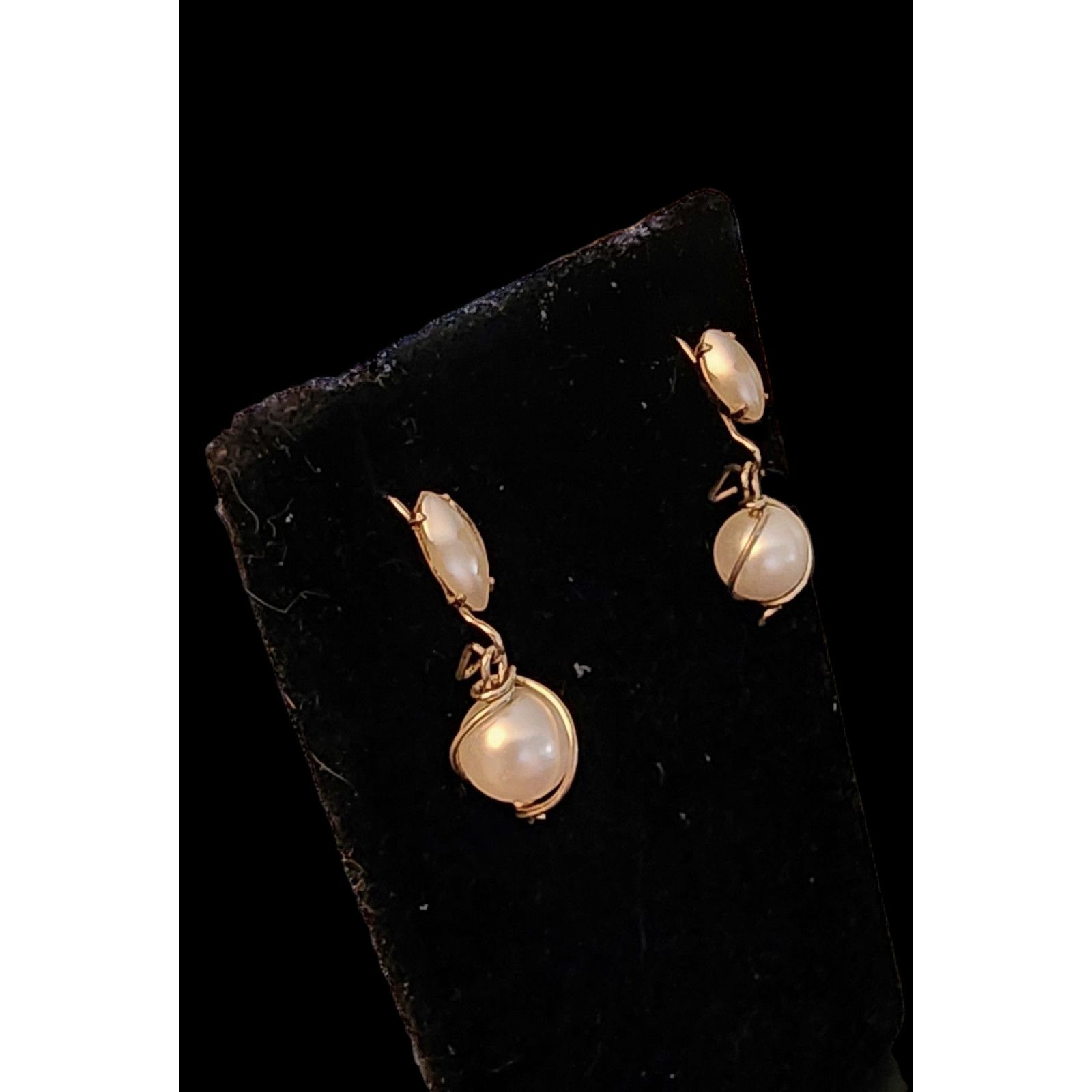 Other 12kt gold filled pearlescent beaded pierced earrings Size ONE SIZE - 5 Thumbnail