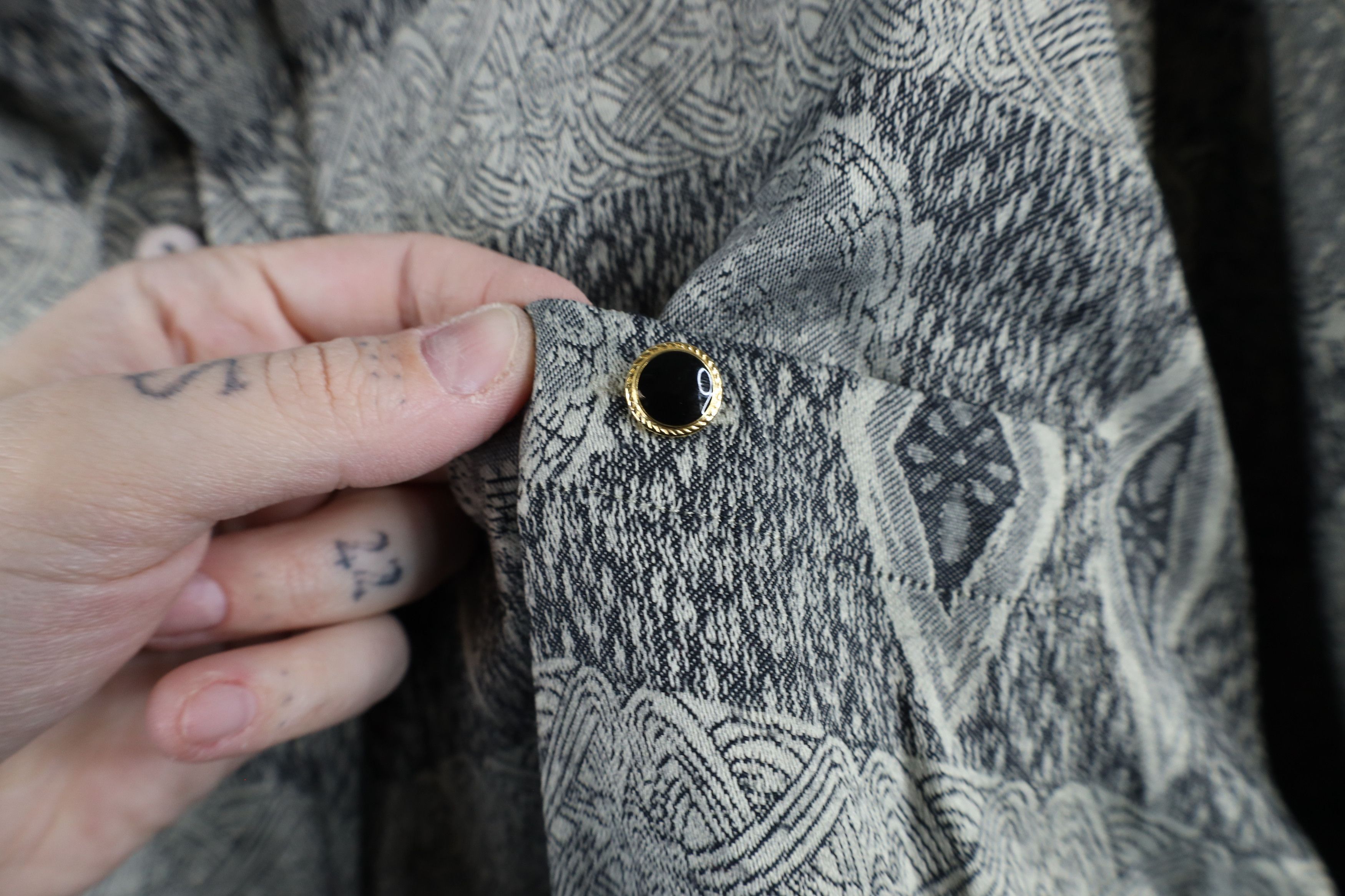 Vintage Vintage 90s Streetwear Flower Knit Collared Button Shirt Size US XL / EU 56 / 4 - 5 Thumbnail