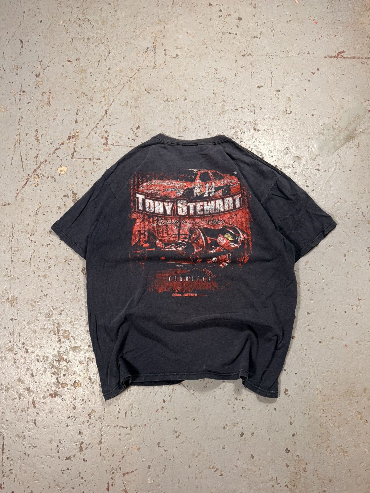 Vintage Vintage Thrashed Tony Stewart Nascar Tee Size US XL / EU 56 / 4 - 5 Thumbnail