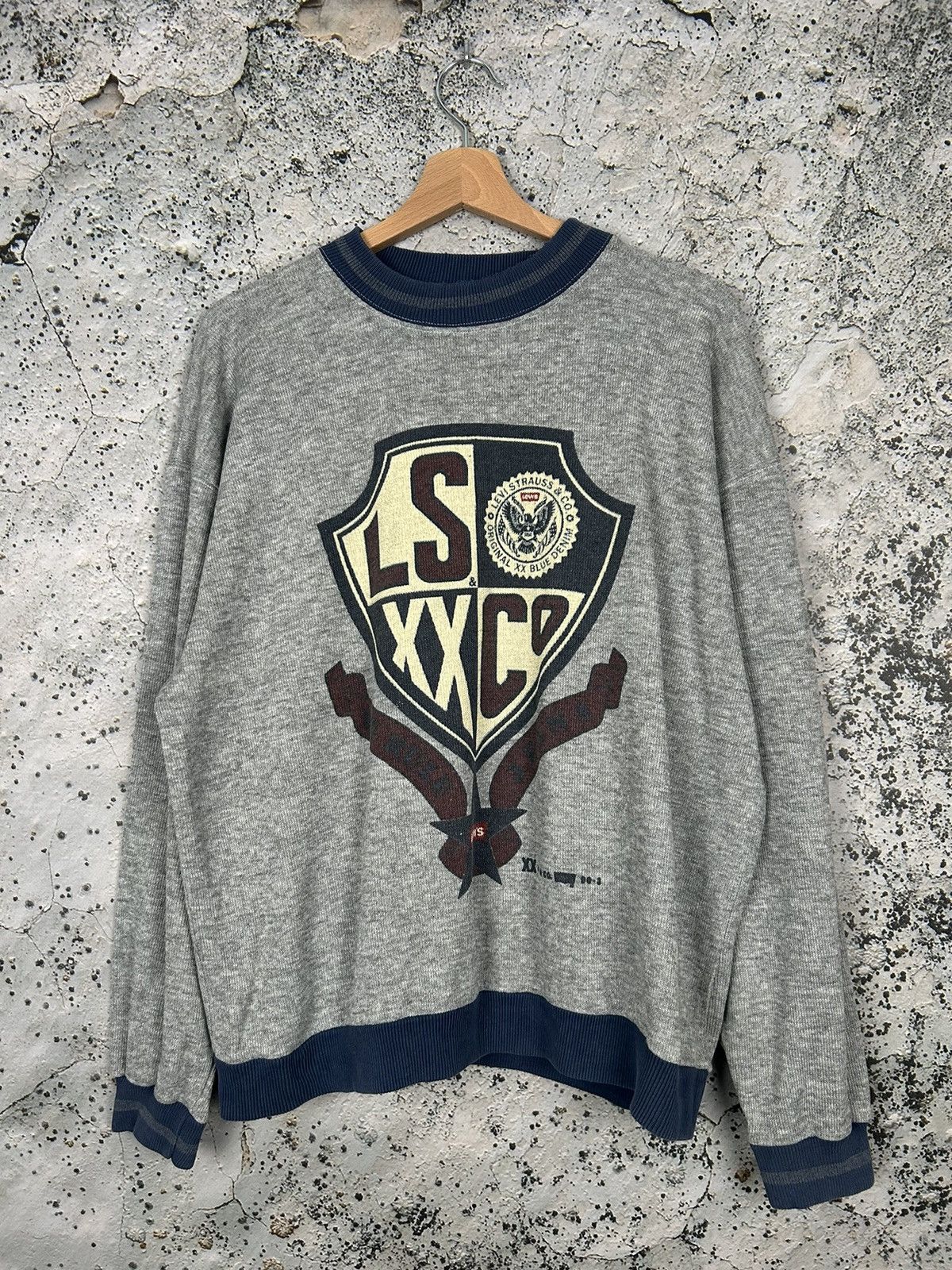 Levi's Vintage Levi’s Crewneck 90s Streetwear Sweatshirt Hype Rare Size US L / EU 52-54 / 3 - 1 Thumbnail