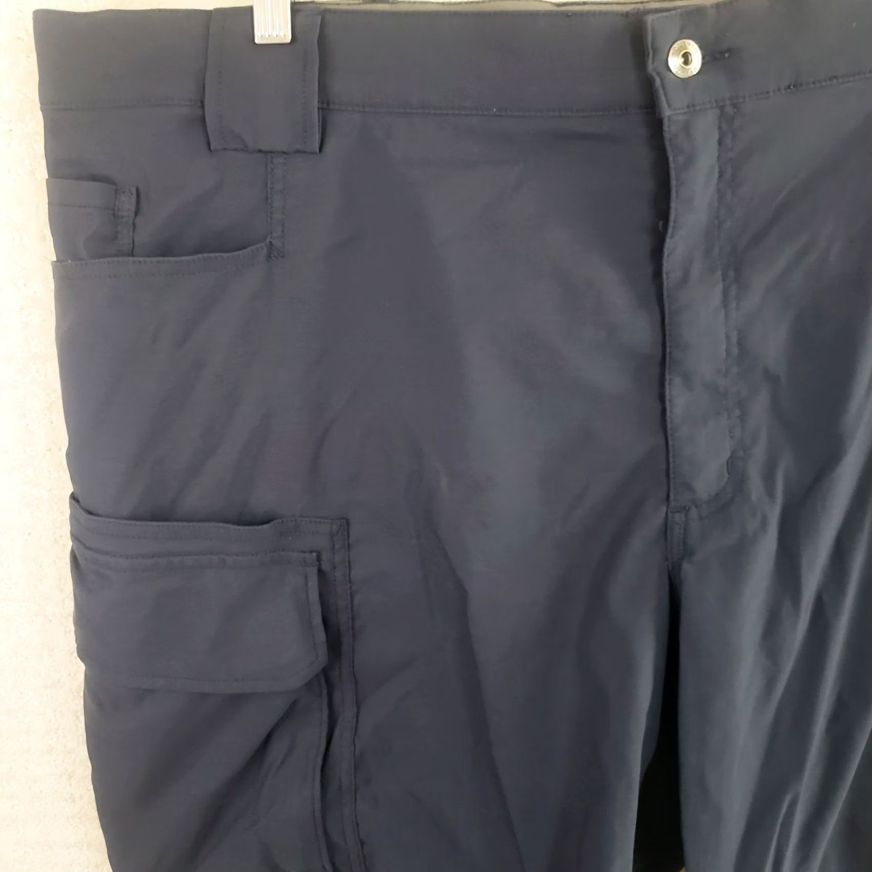 Vintage Duluth Trading Cargo Shorts Men's Navy Blue Nylon Spandex Dry on the Fly 46"x9" Casual Workwear Outdoor Size US 30 / EU 46 - 2 Thumbnail