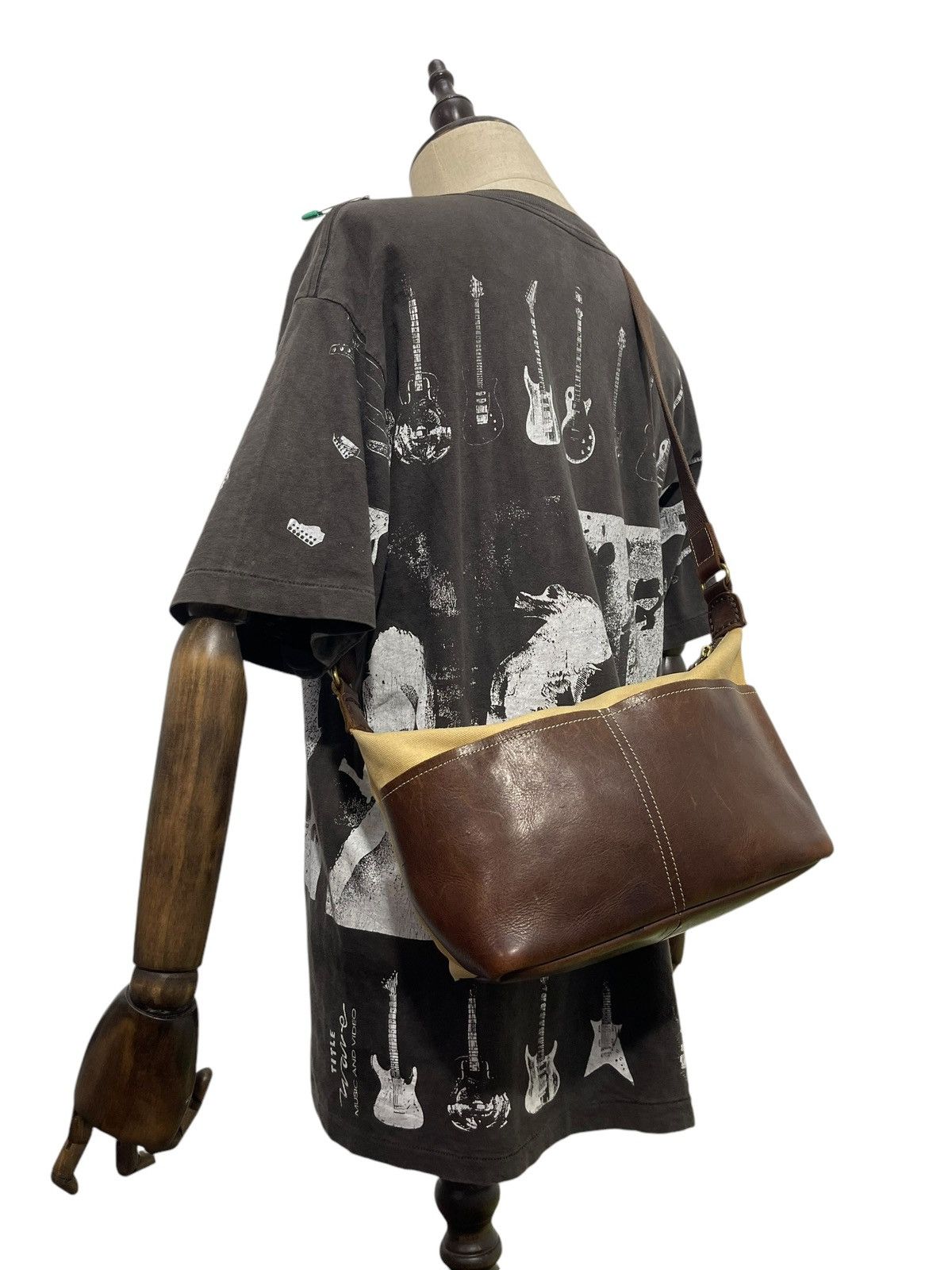 Japanese Brand Leather Patina Cotton Paquet Cross Body Bag 4🟩 Size ONE SIZE - 1 Thumbnail