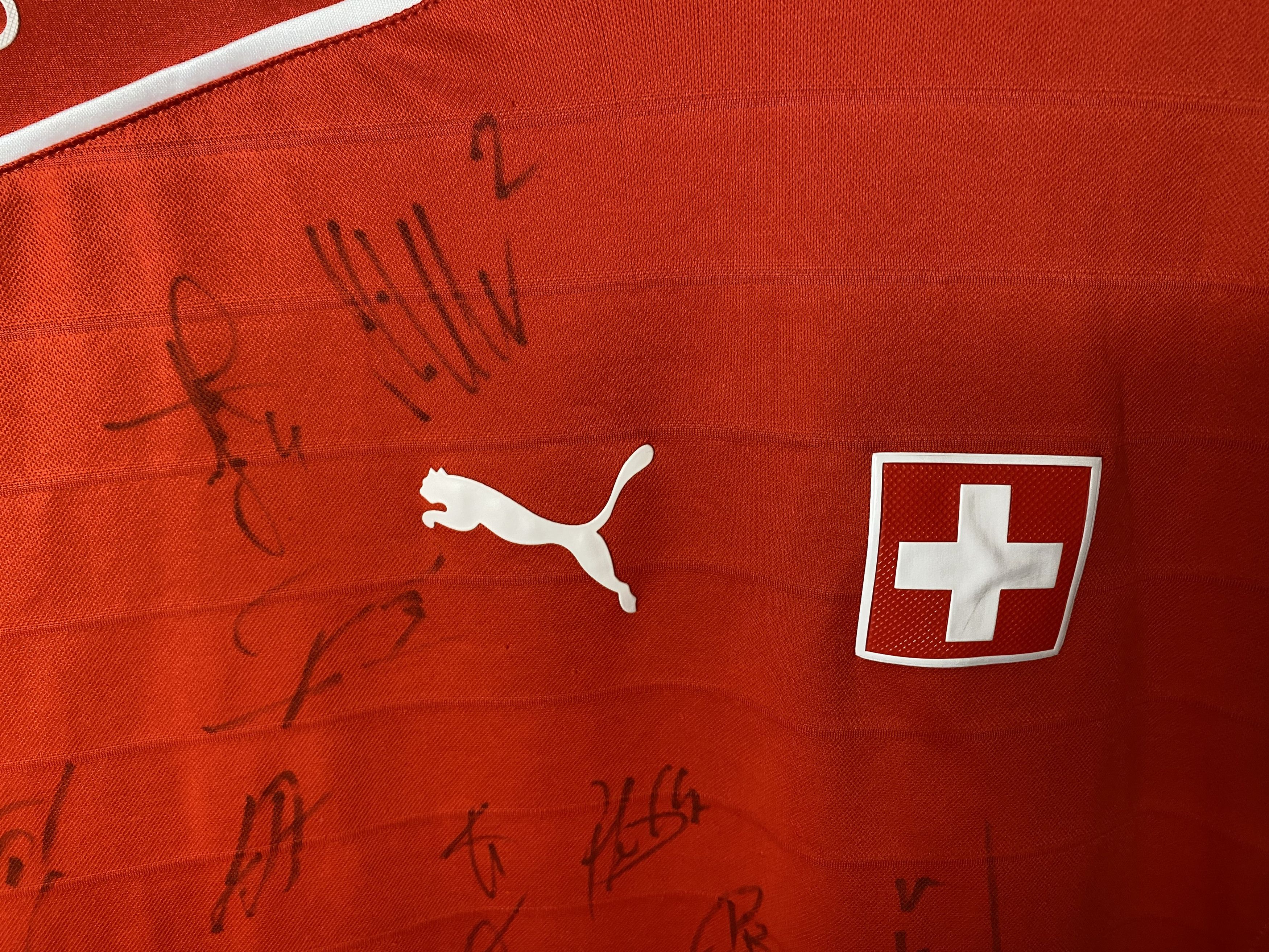 Puma SWITZERLAND TEAM 2011 2012 HOME FOOTBALL SHIRT SOCCER JERSEY Size US M / EU 48-50 / 2 - 4 Thumbnail