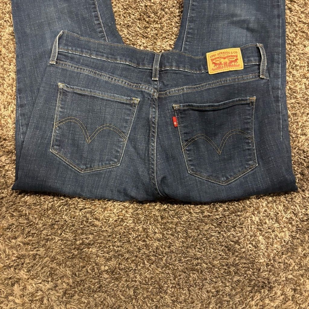 Levi's Levi's Women's Classic Straight Leg Jeans Size 30" / US 8 / IT 44 - 1 Thumbnail