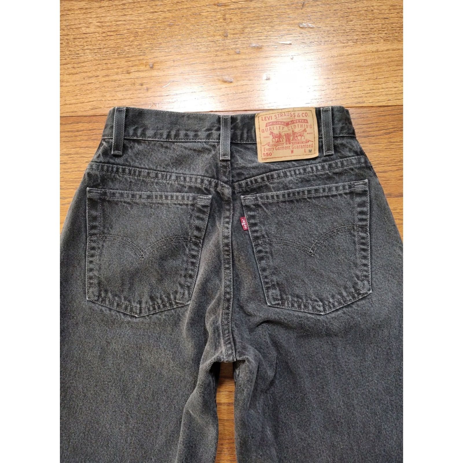 Levi's VINTAGE Levi's 550 Jeans Womens 9 26x30 Black Denim 90s Relaxed Tapered 5-Pocket Mens Girls Womens Size 30" / US 8 / IT 44 - 3 Thumbnail