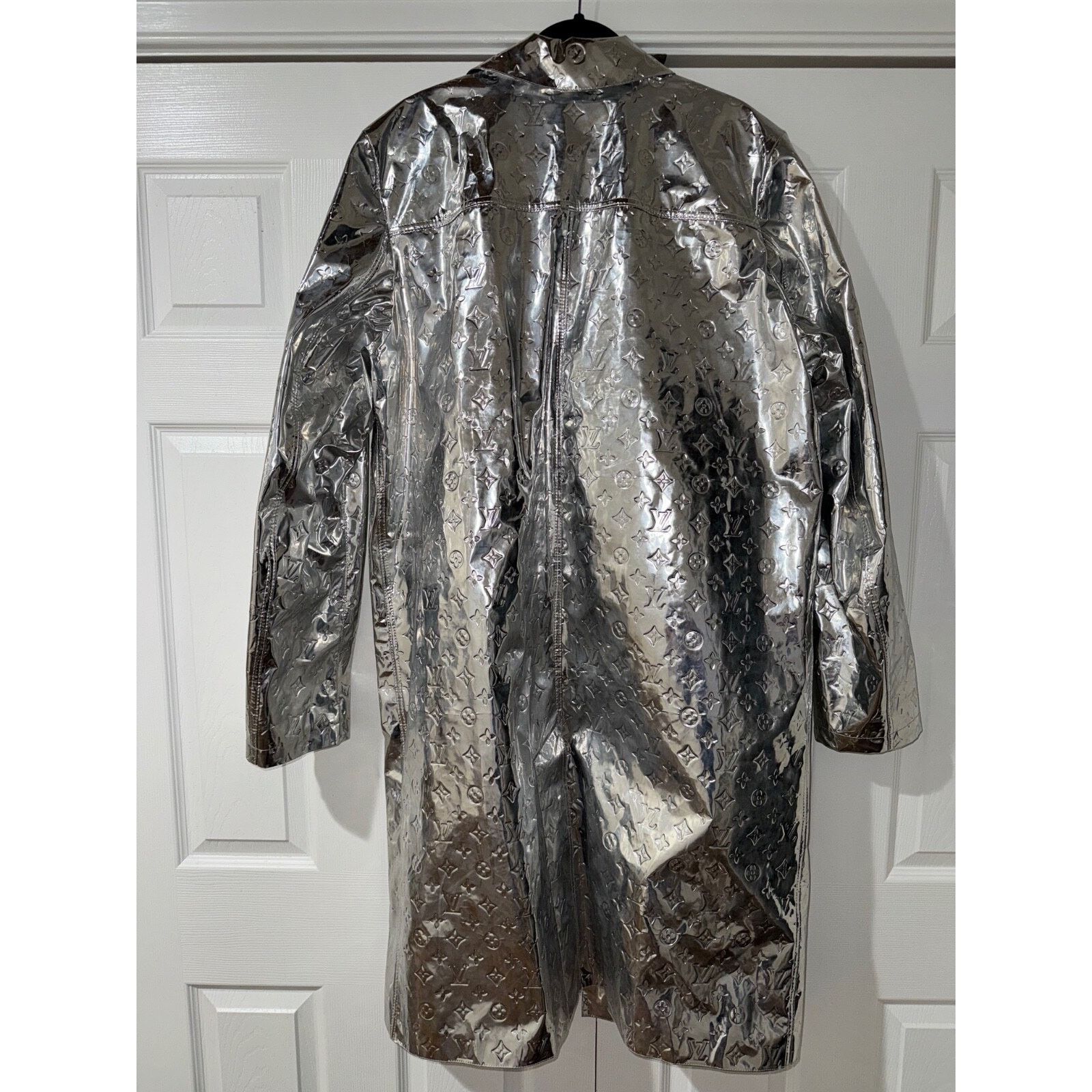 Louis Vuitton Louis Vuitton Virgil Mirror Raincoat Coat Logo Jacket 52 Size US L / EU 52-54 / 3 - 13 Thumbnail