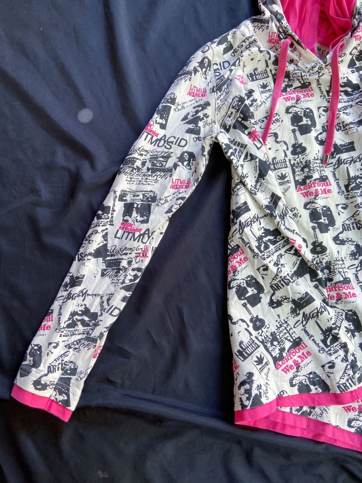 20471120 DOUBLE LAYER CHIC URBANIST ACID LITMUS HOODIE STYLE Size US S / EU 44-46 / 1 - 5 Thumbnail