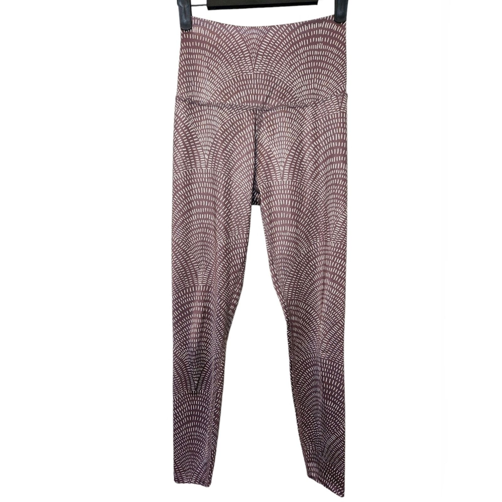 Beyond Yoga Beyond Yoga Lux High Waist Etched Fans Legging Small Size 27" / US 4 / IT 40 - 1 Thumbnail