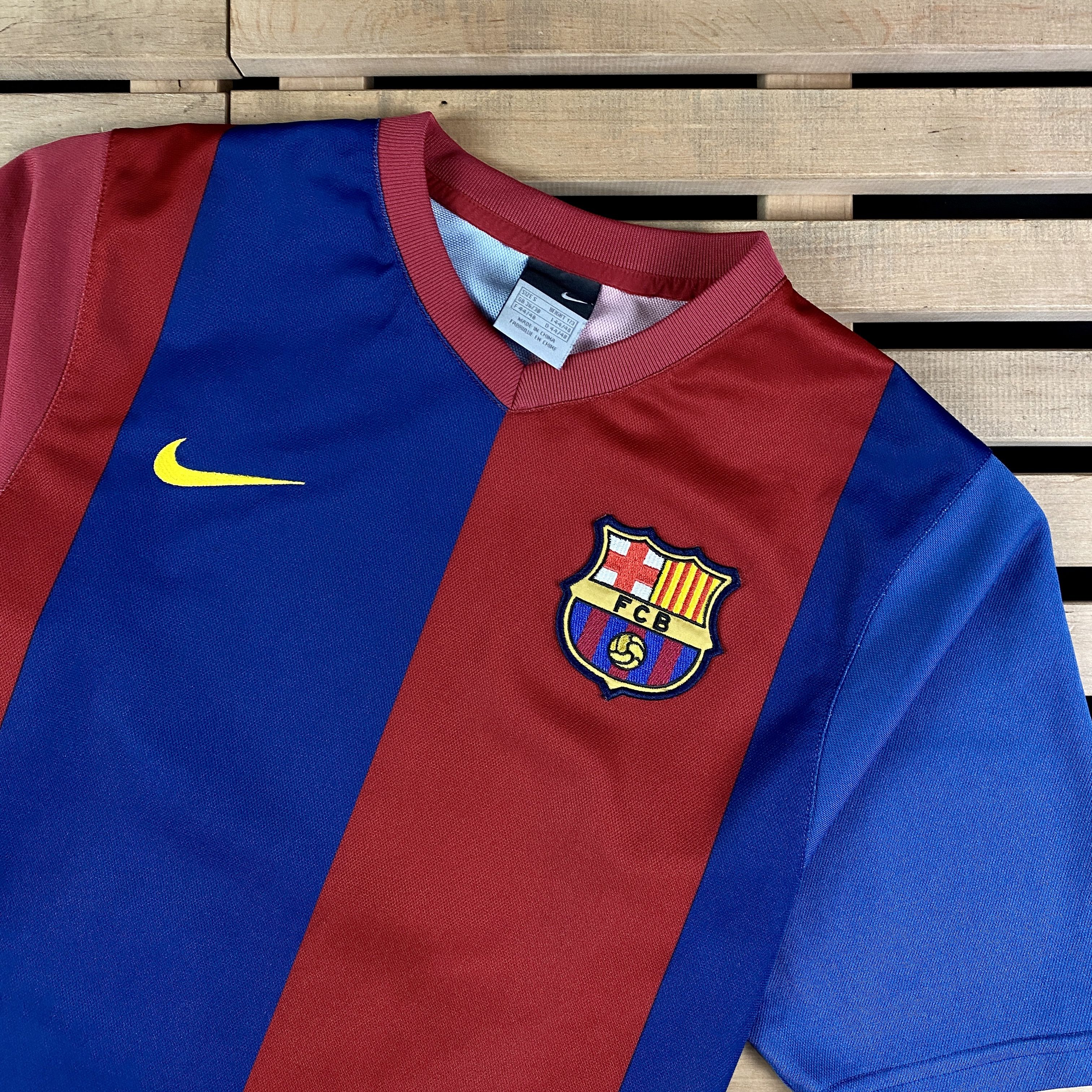 Nike × Vintage Mens Vintage Jercey Nike Barcelona 2006-2007 Eto'o 9 Size S Size US S / EU 44-46 / 1 - 3 Thumbnail