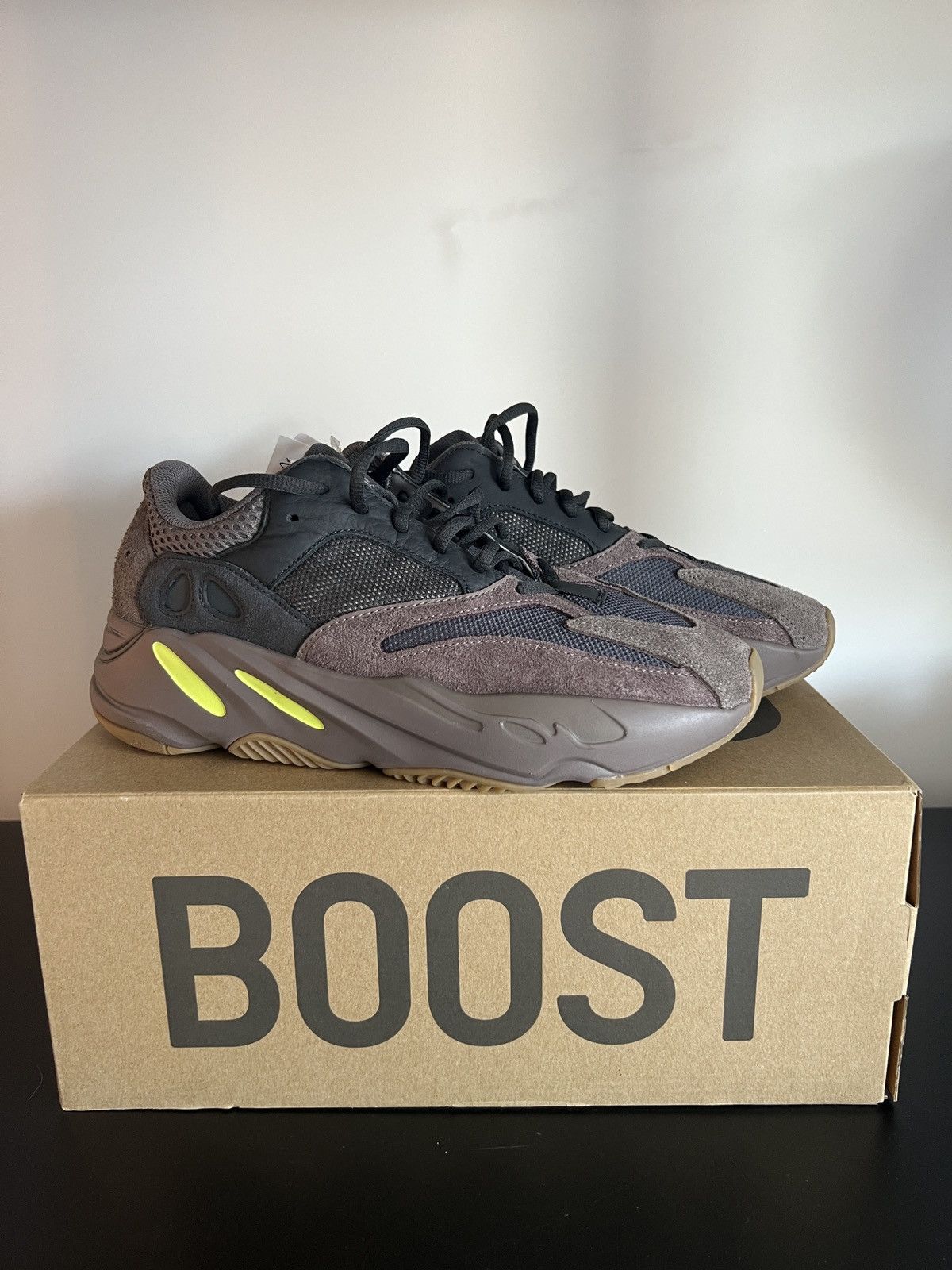 Adidas YEEZY BOOST 700 MAUVE Size US 8.5 / EU 41-42 - 8 Thumbnail