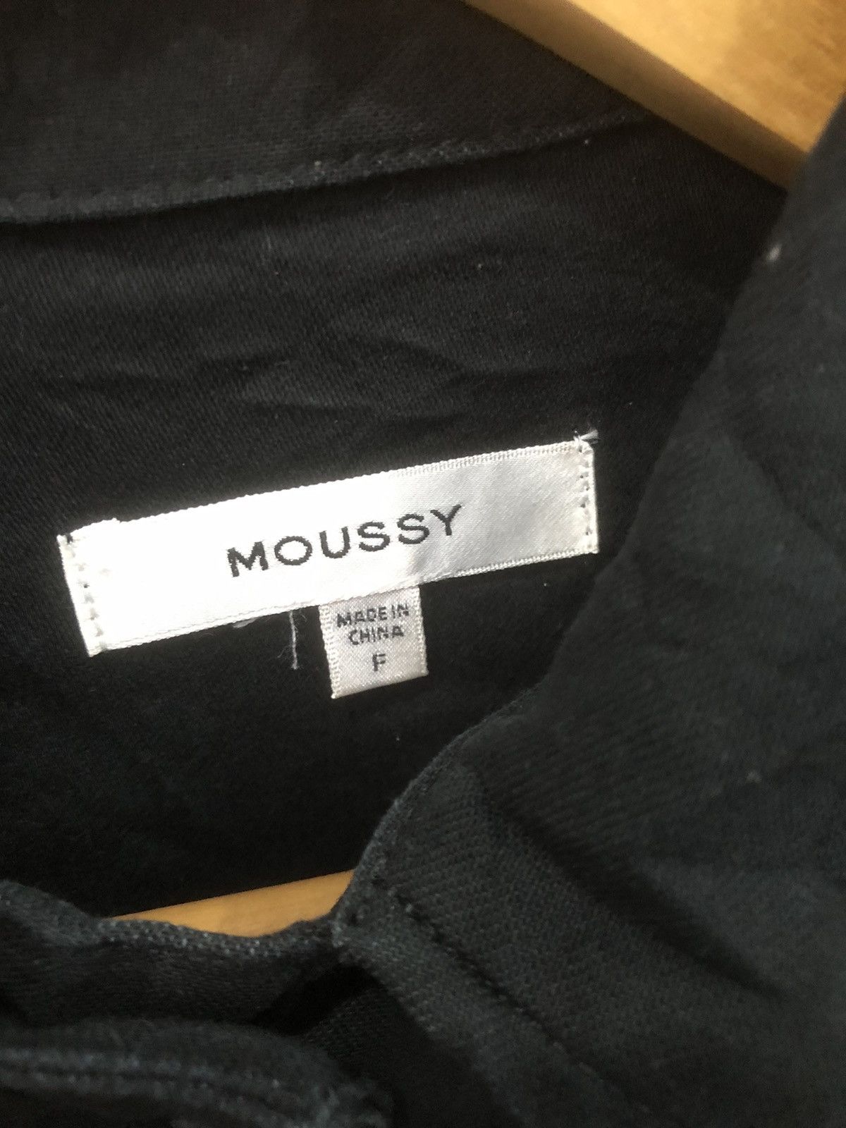 MOUSSY Moussy Black Embroidered Button Up Shirt Size US S / EU 44-46 / 1 - 5 Thumbnail