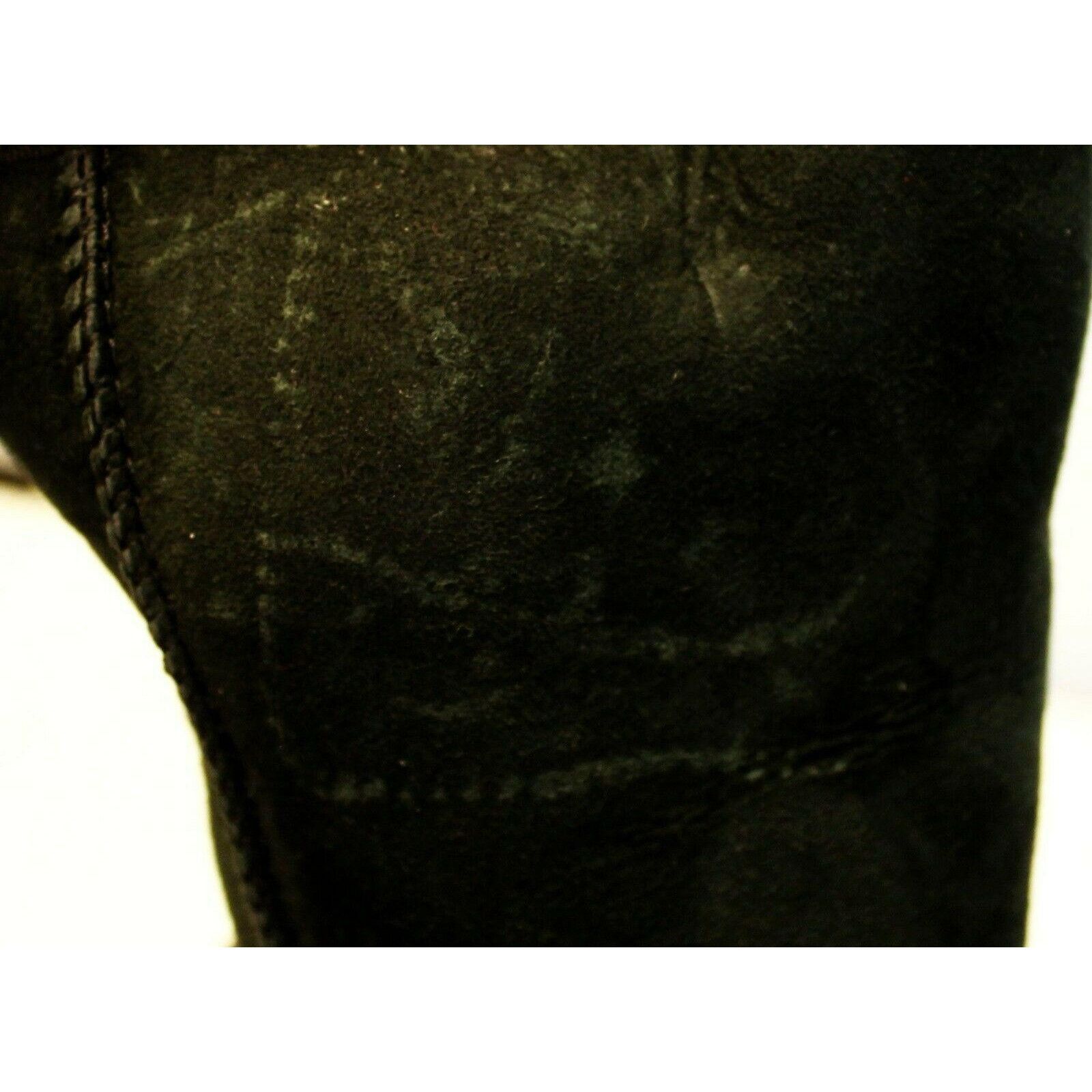 Ugg UGG Black Classic Short Boots Women's Sz 10 Suede Sheepskin Size US 10 / IT 40 - 11 Thumbnail