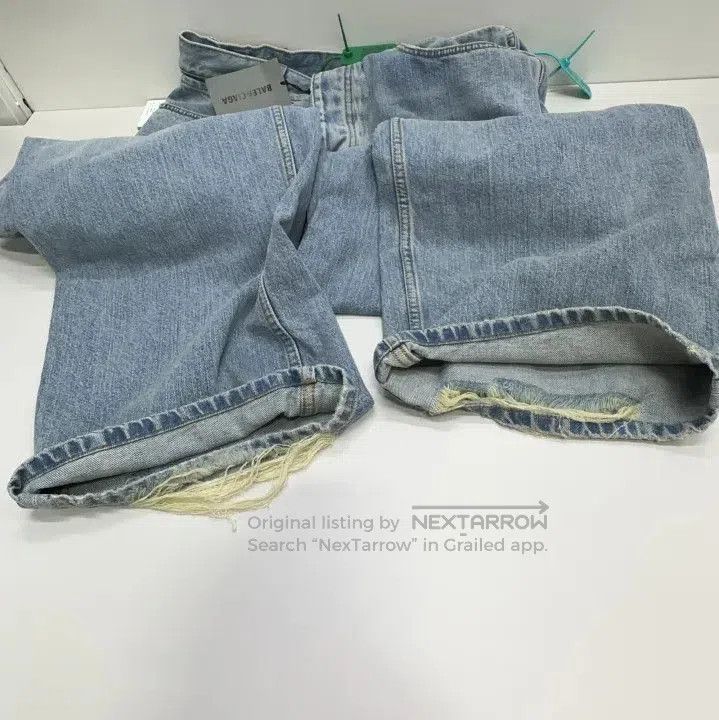 Balenciaga Balenciaga Men's Light Blue Loose Fit Denim Pants. Size US 26 / EU 42 - 7 Thumbnail