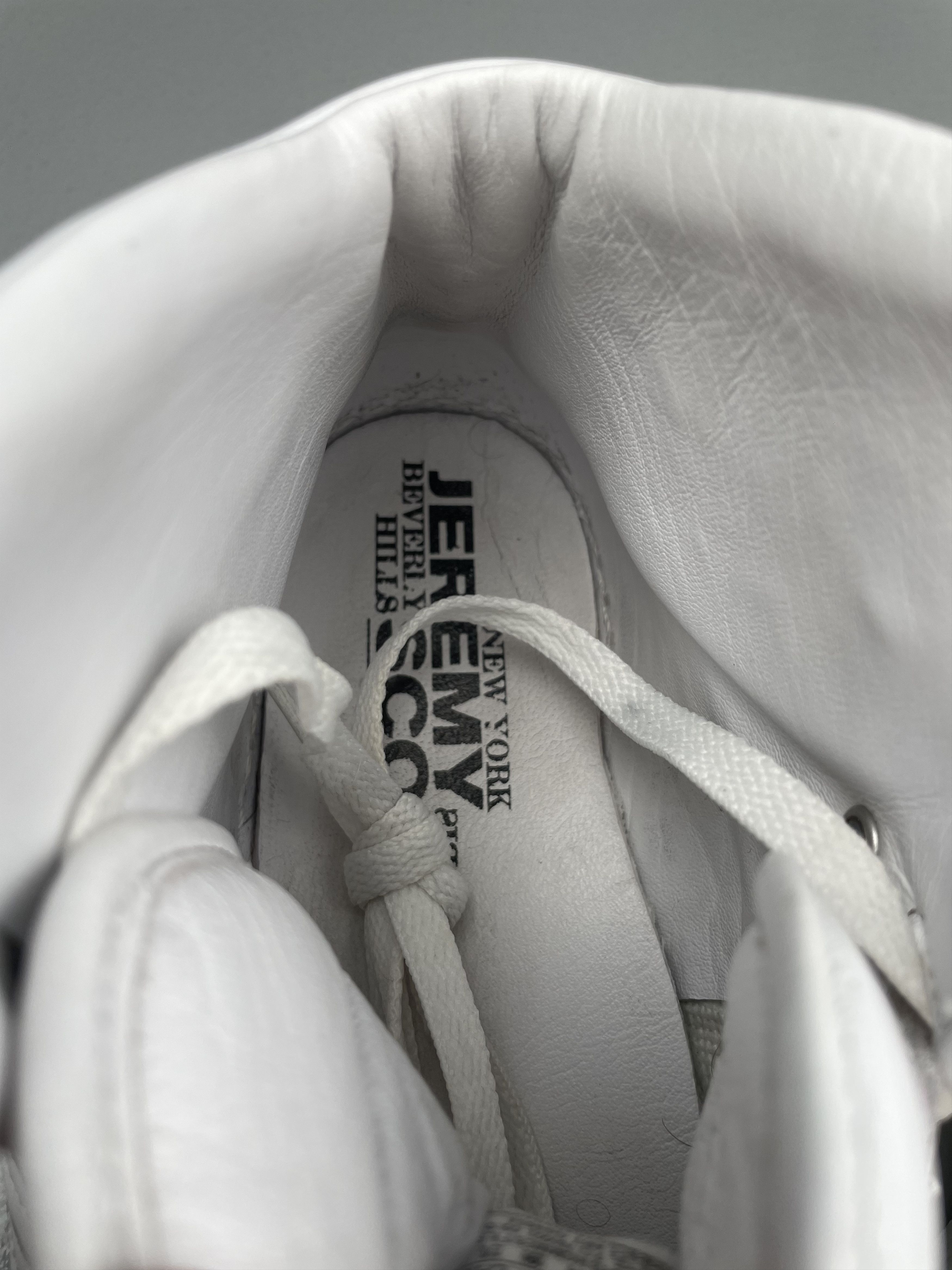Adidas × Jeremy Scott adidas X Jeremy Scott 2009 JS Wings (white/silver) Size US 10 / EU 43 - 12 Thumbnail