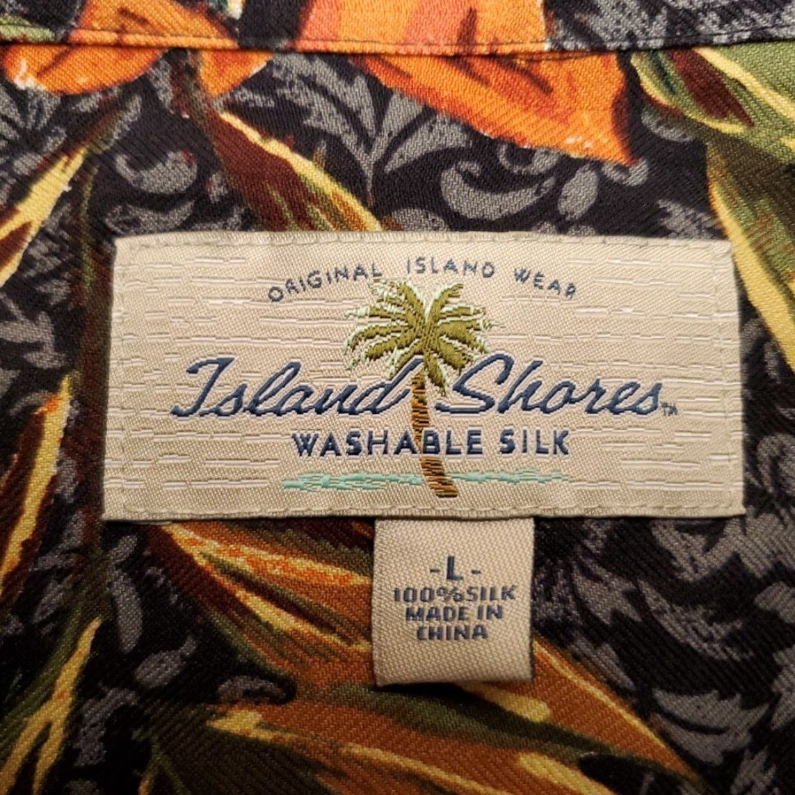Vintage VINTAGE Island Shores Hawaiian Shirt Mens L Black Floral 100% Silk Camp Loop Collar Button-Up Short Sleeve Casual Mens Size US L / EU 52-54 / 3 - 4 Thumbnail