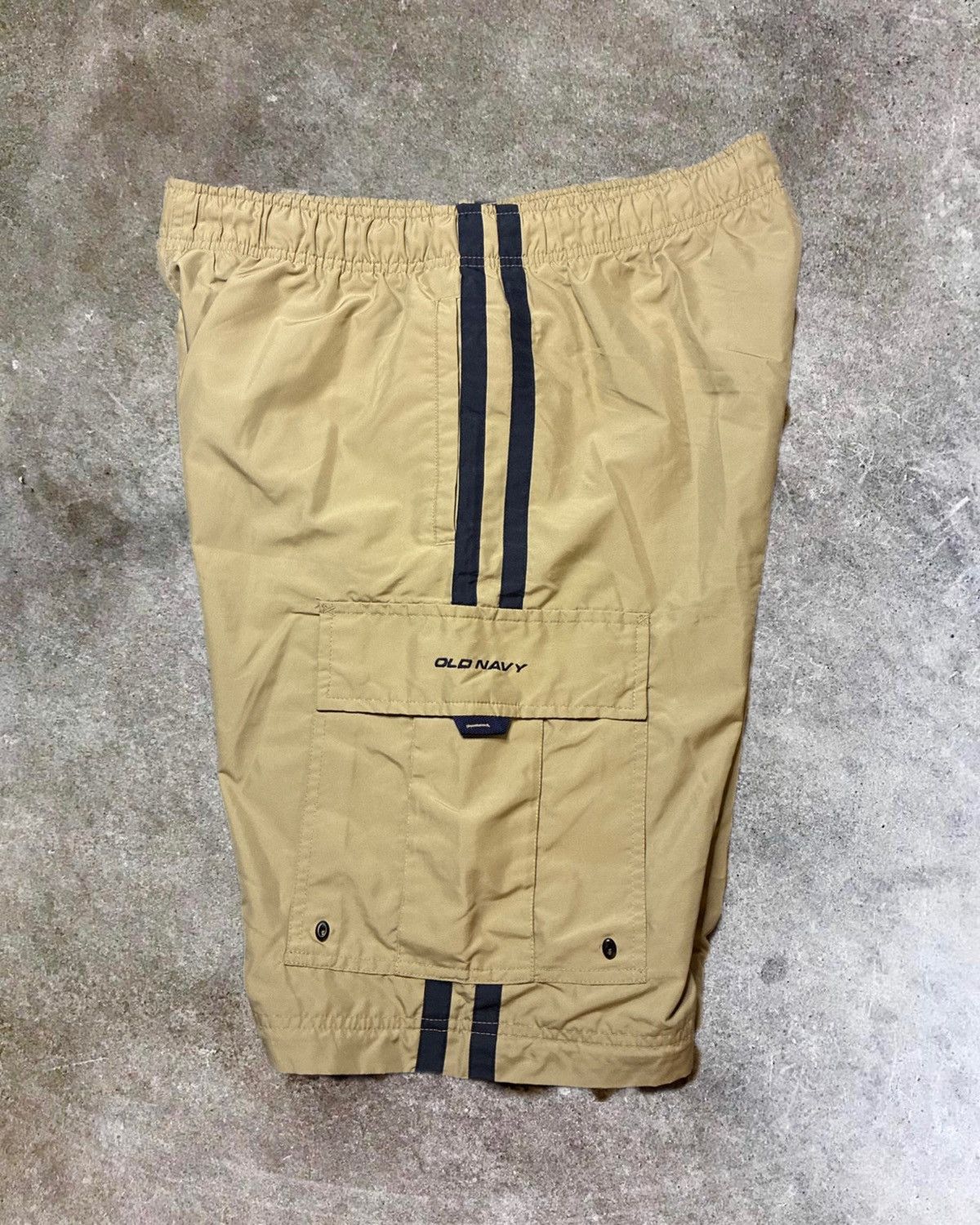 Old Navy Vintage Y2K Old Navy Men’s Nylon Cargo Shorts Waist 32 Size US 32 / EU 48 - 3 Thumbnail