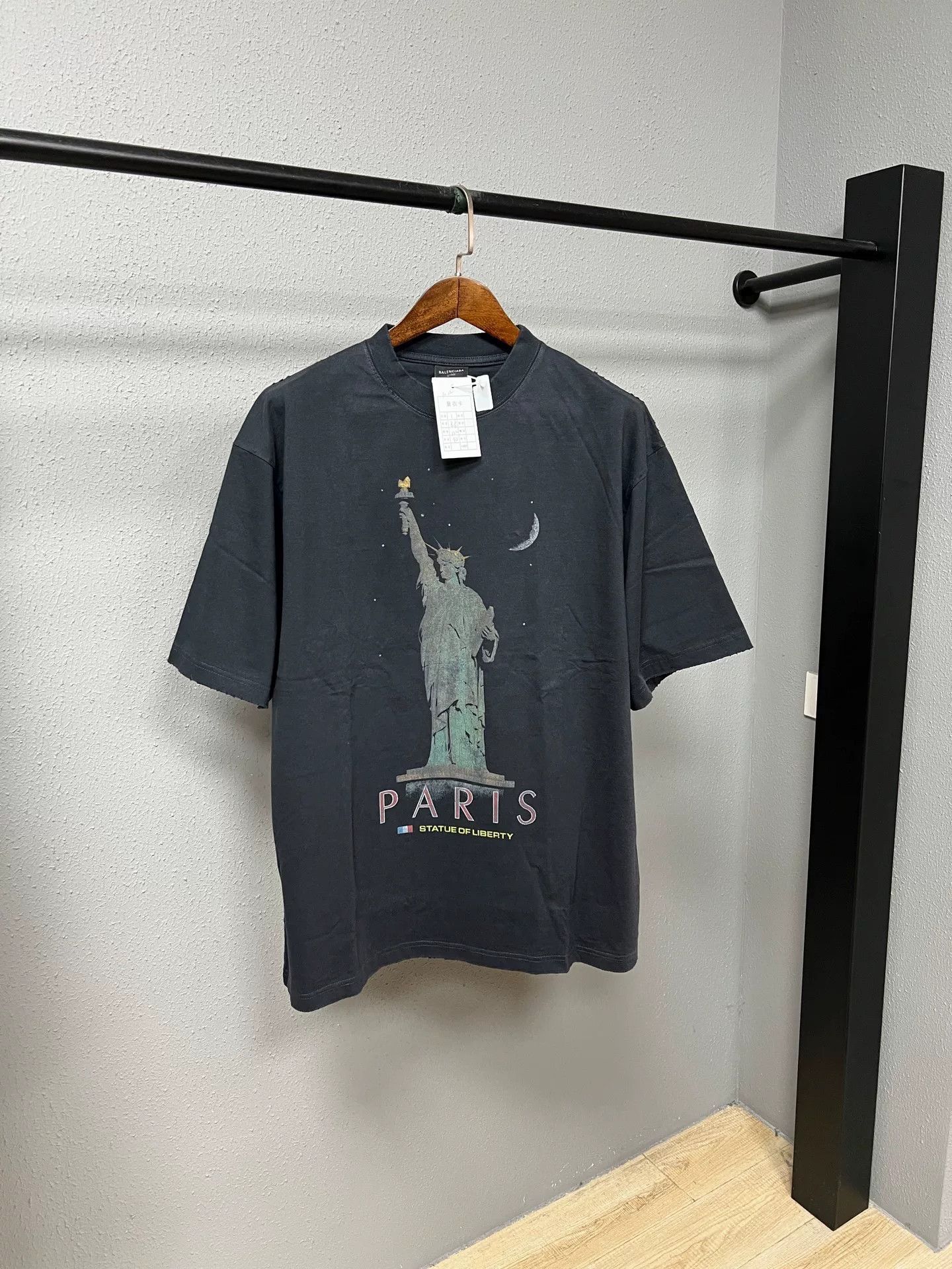 Balenciaga Short Sleeve T-Shirt in Black