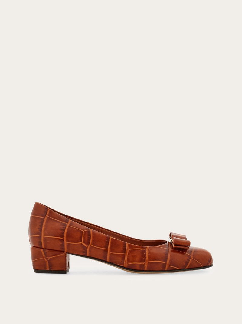 Salvatore Ferragamo o1s1rm0126 Vara Pumps in Brown Size US 8 / IT 38 - 1 Thumbnail