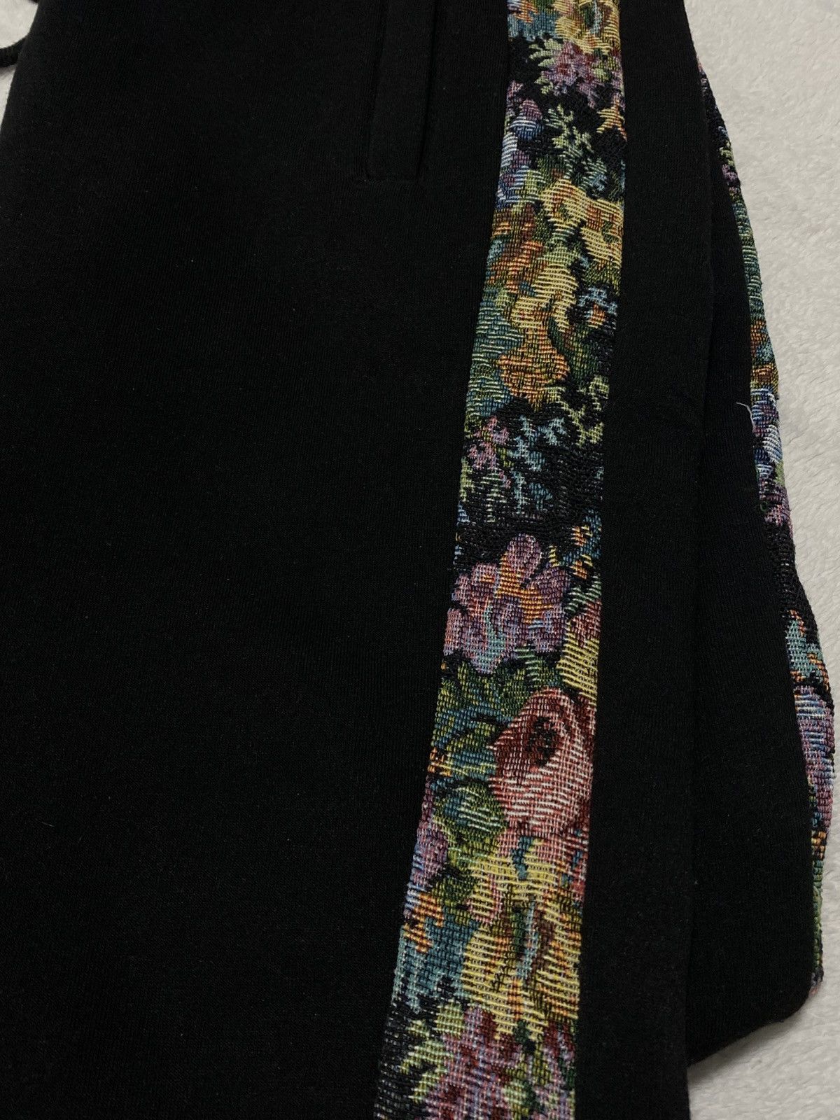 Other Black floral sweats Size US 32 / EU 48 - 3 Thumbnail