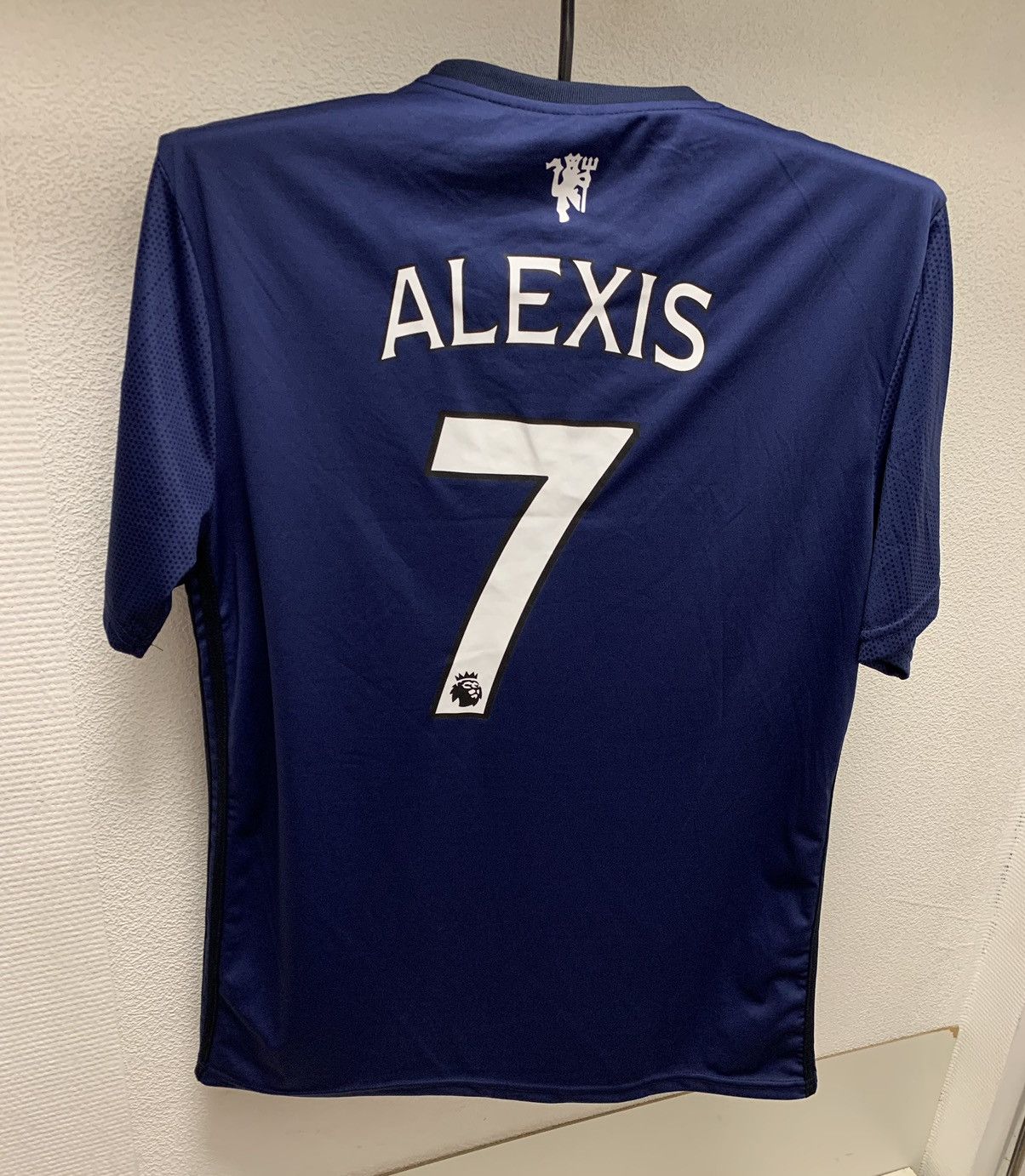 Other Manchester United fun jersey Alexis 7 Xxl soccer Sanchez Size US XXL / EU 58 / 5 - 1 Thumbnail