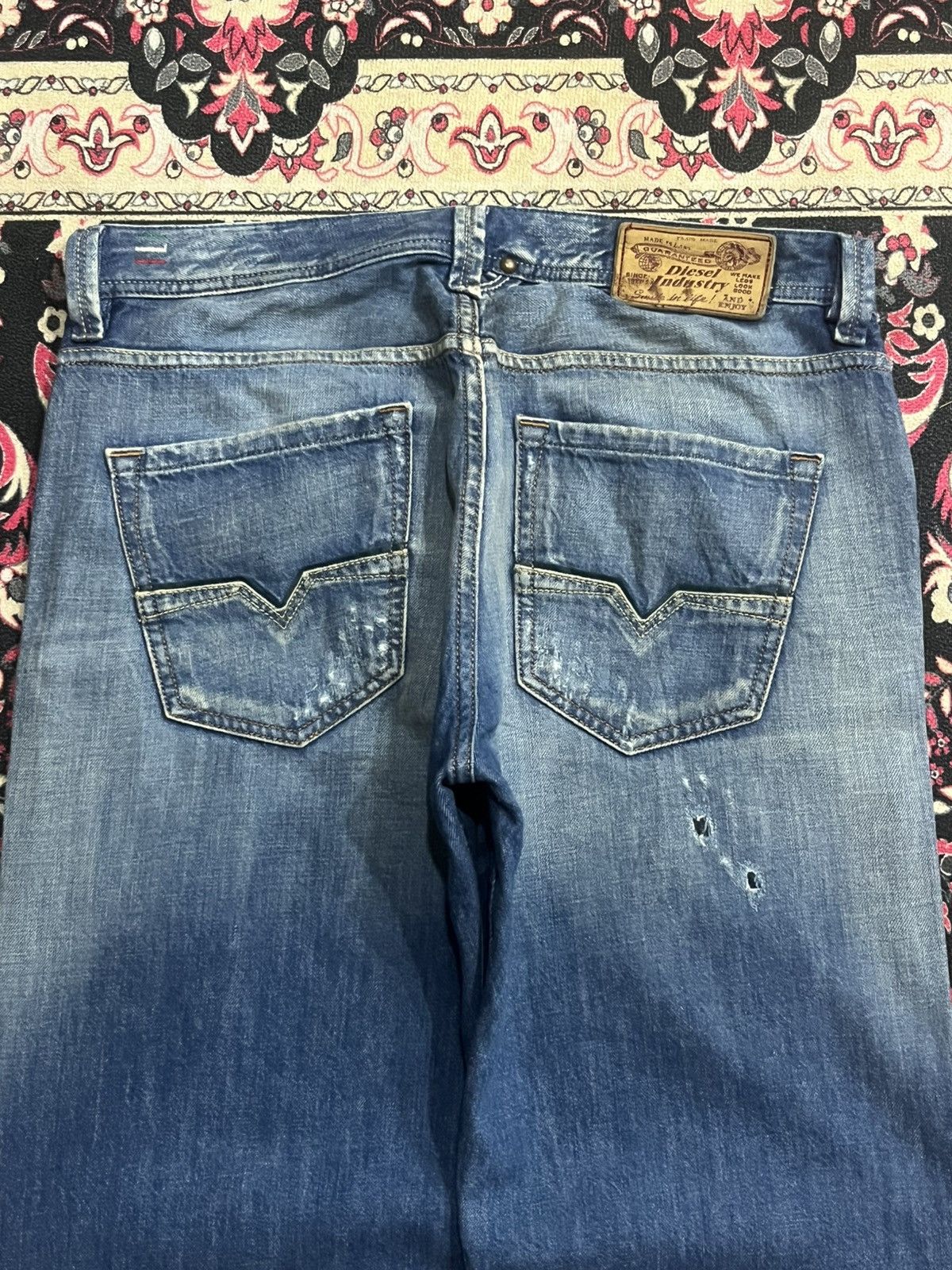 Diesel Vintage Diesel “Larkee” Blue Washed Distress Loose Leg Jeans Size US 31 - 10 Thumbnail