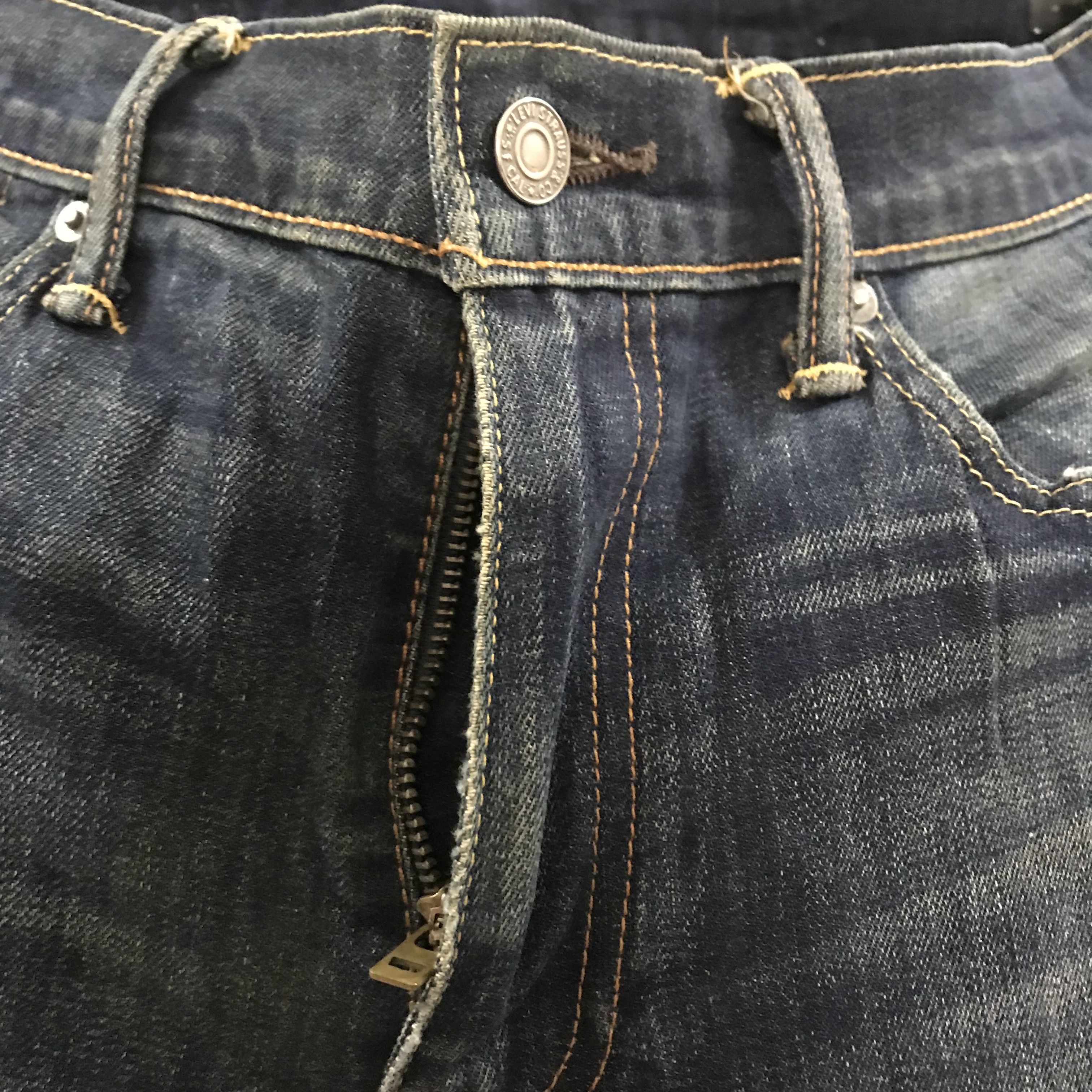 Levi's Vintage Levi's 513 Stone Washed Blue Light Washed Jeans Size US 30 / EU 46 - 8 Thumbnail
