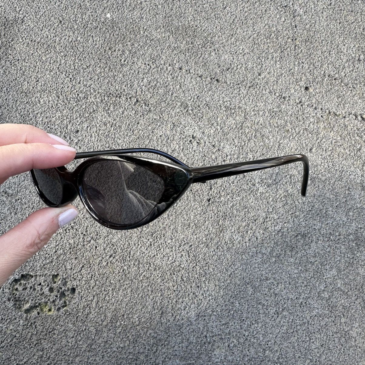Other SUNGLASSES BRAND NEW CLASSIC RETRO VINTAGE YT2037-01 Size ONE SIZE - 2 Thumbnail