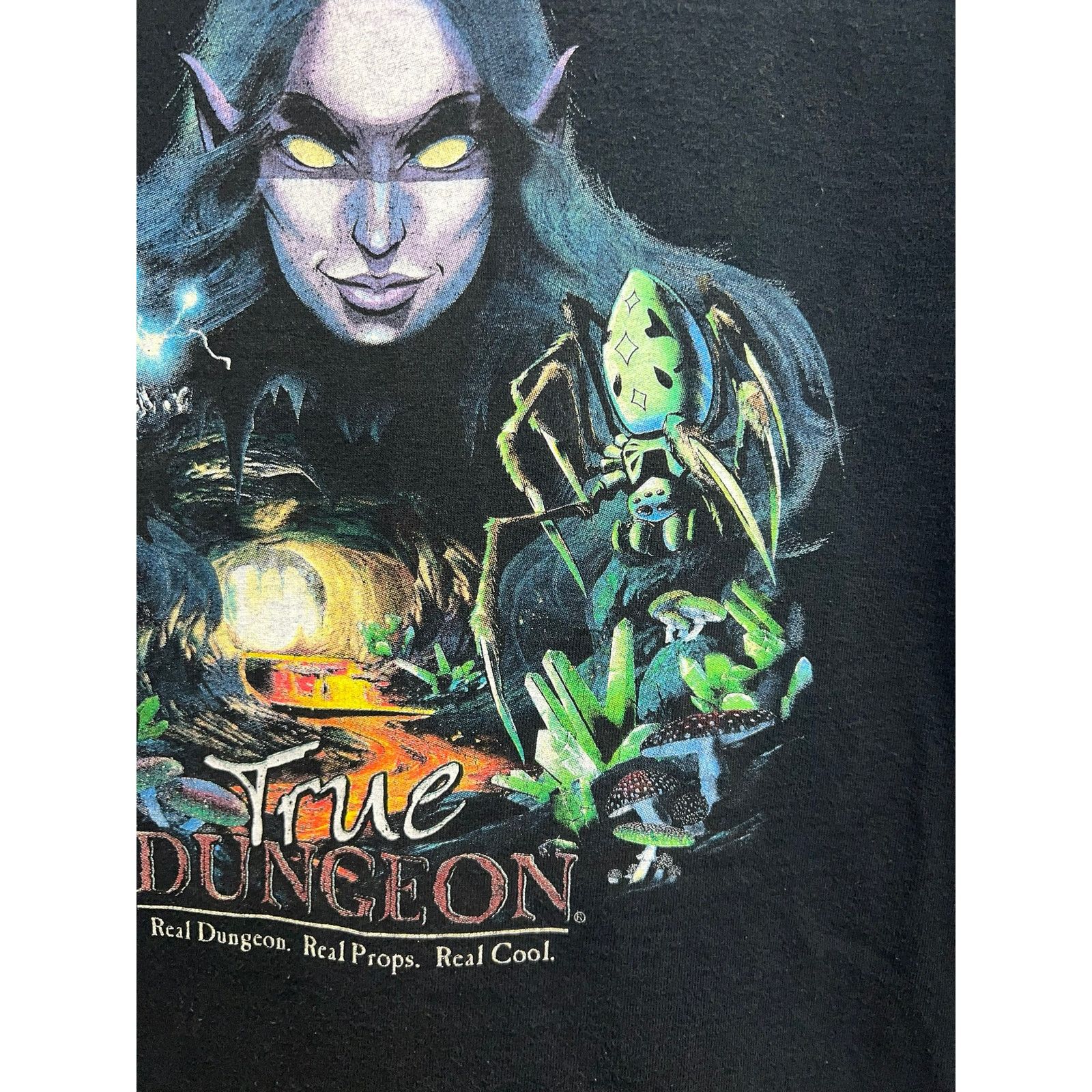 Gildan Vintage True Dungeon Shirt Real Props Cool Dragon Large Size US L / EU 52-54 / 3 - 4 Thumbnail