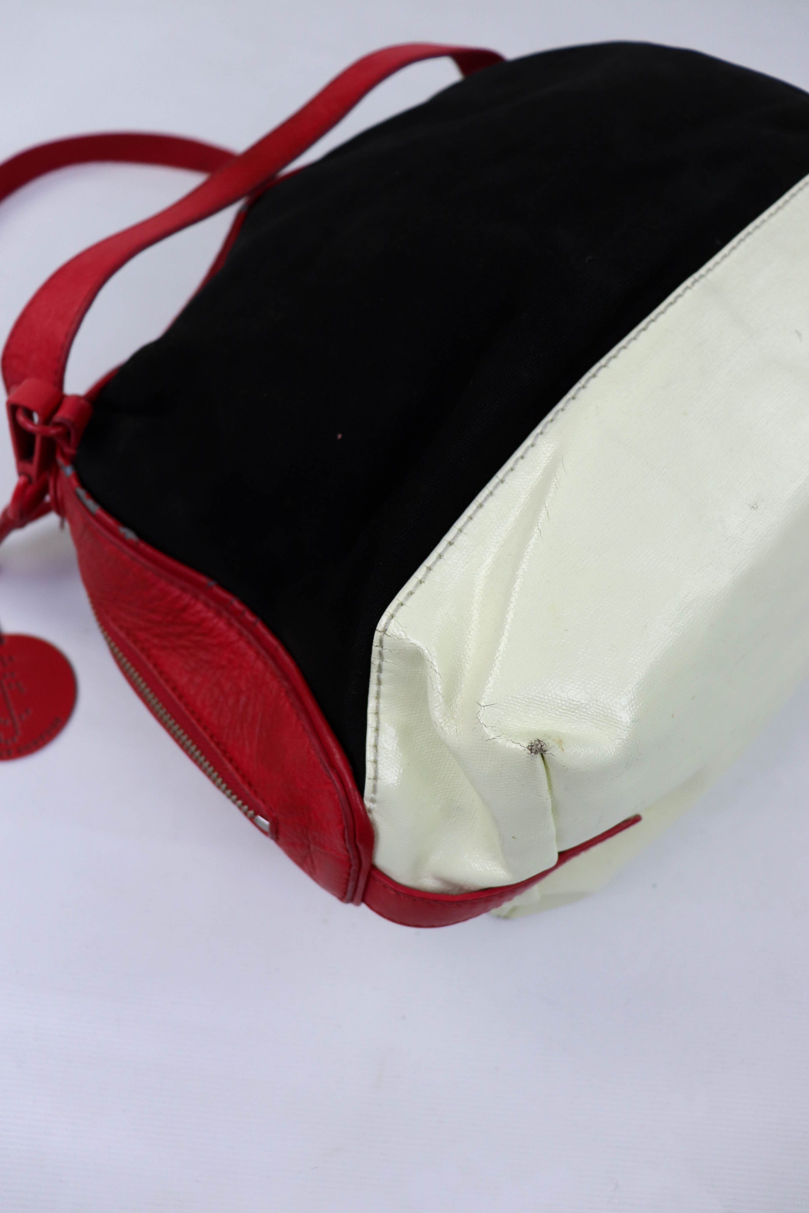 Juicy Couture Y2K 00s Vintage Juicy Couture Black/Red Crossbody Bag Size ONE SIZE - 19 Thumbnail