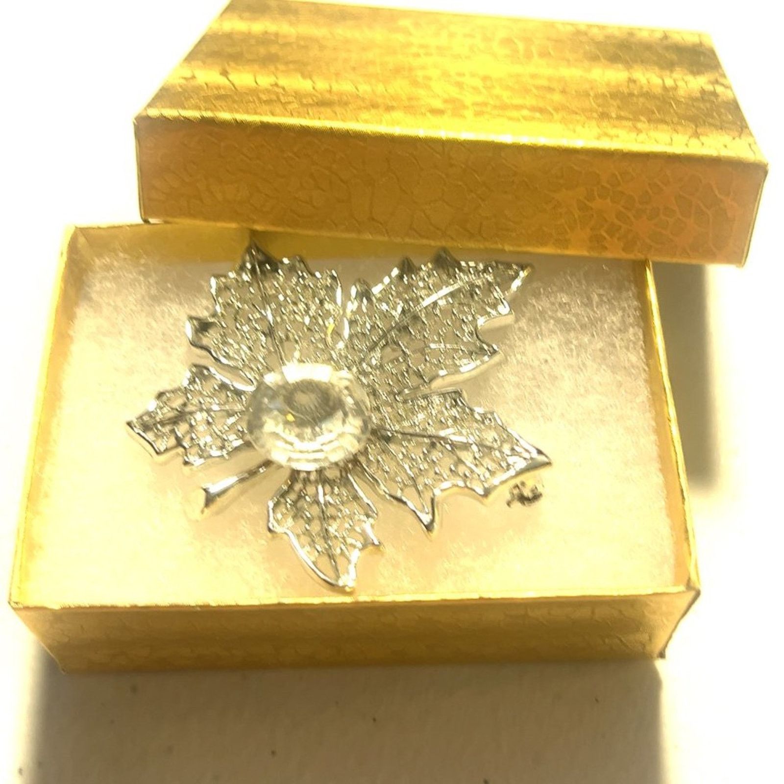 & Other Stories Vintage Sarah Coventry - Summer Frost Rhinestone Leaf Brooch Size ONE SIZE - 4 Thumbnail