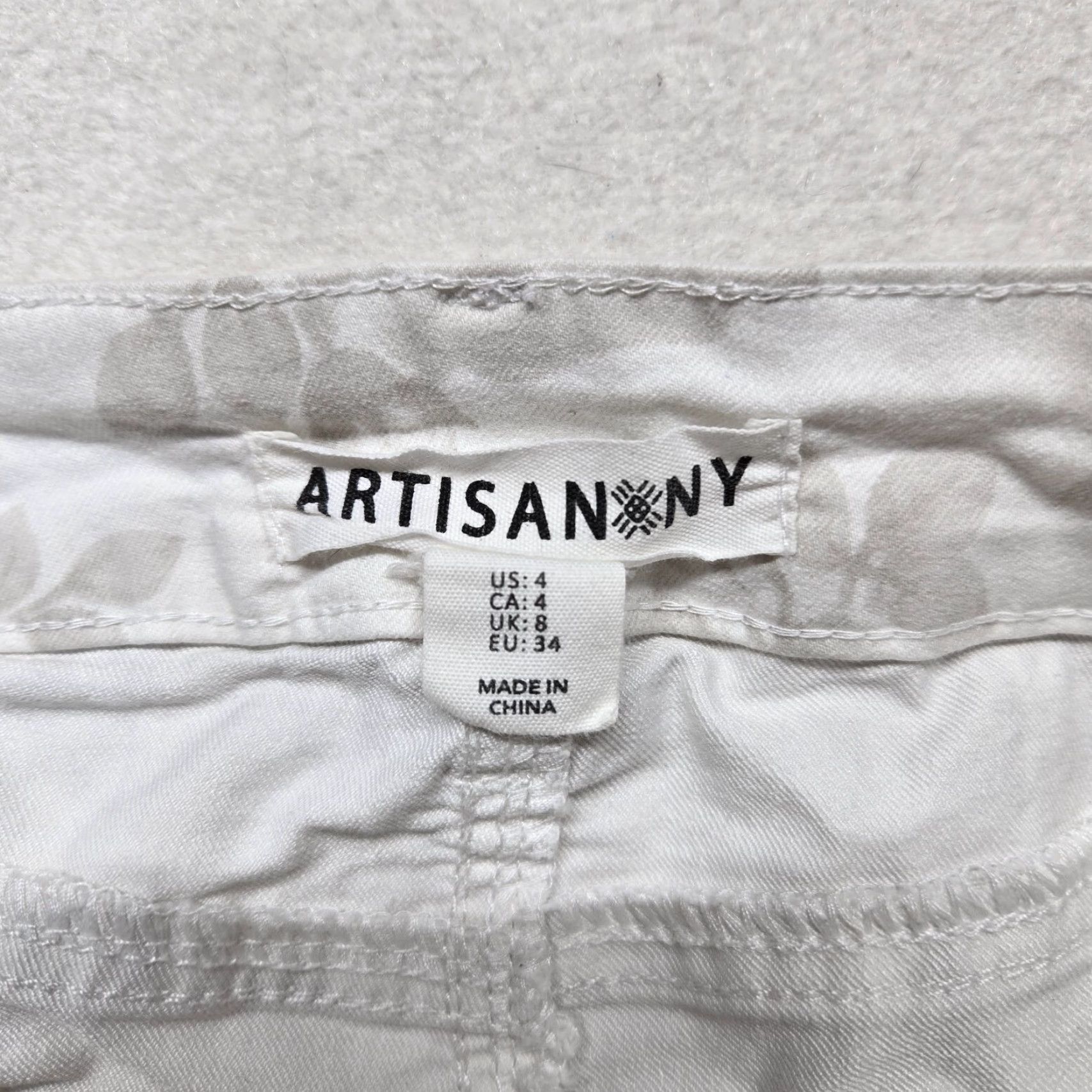 Vintage Artisan NY Women's White Floral Hawaiian Shorts Adult Women's Size 4 Size 27" / US 4 / IT 40 - 3 Thumbnail