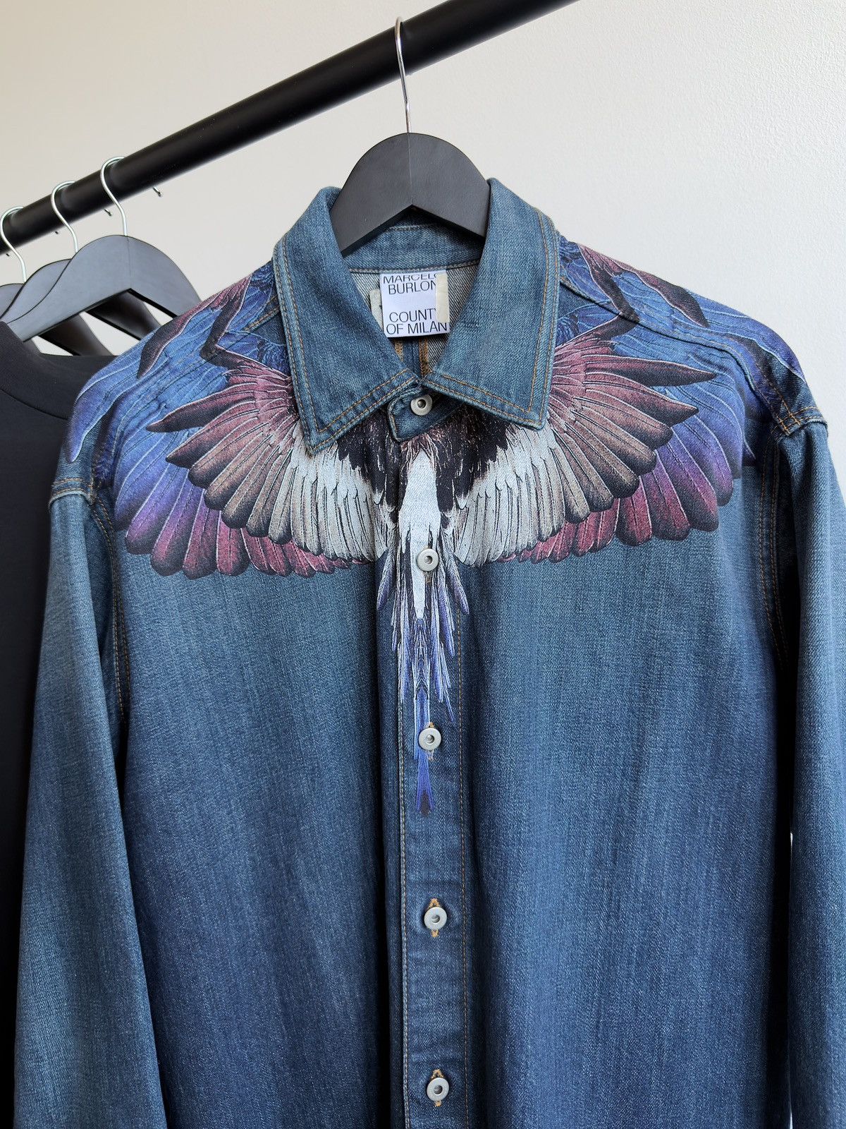 Marcelo Burlon County of Milan Feather Collar Denim Jacket Size US XL / EU 56 / 4 - 1 Thumbnail