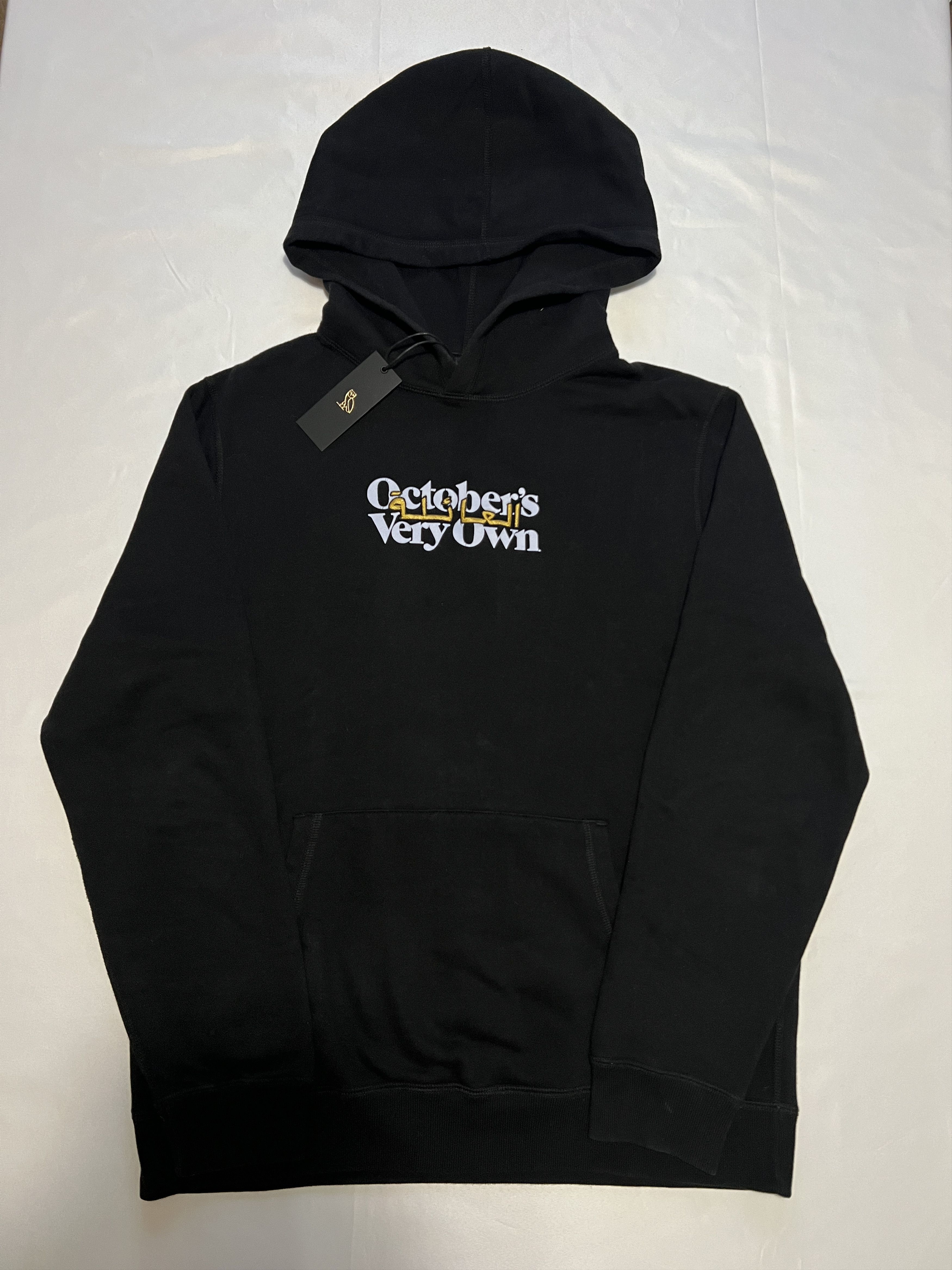 25SS【October's Very Own】パーカー FAMILY CALLIGRAPHY HOODIE Family Calligraphy Hoodie - Black | October's Very Own