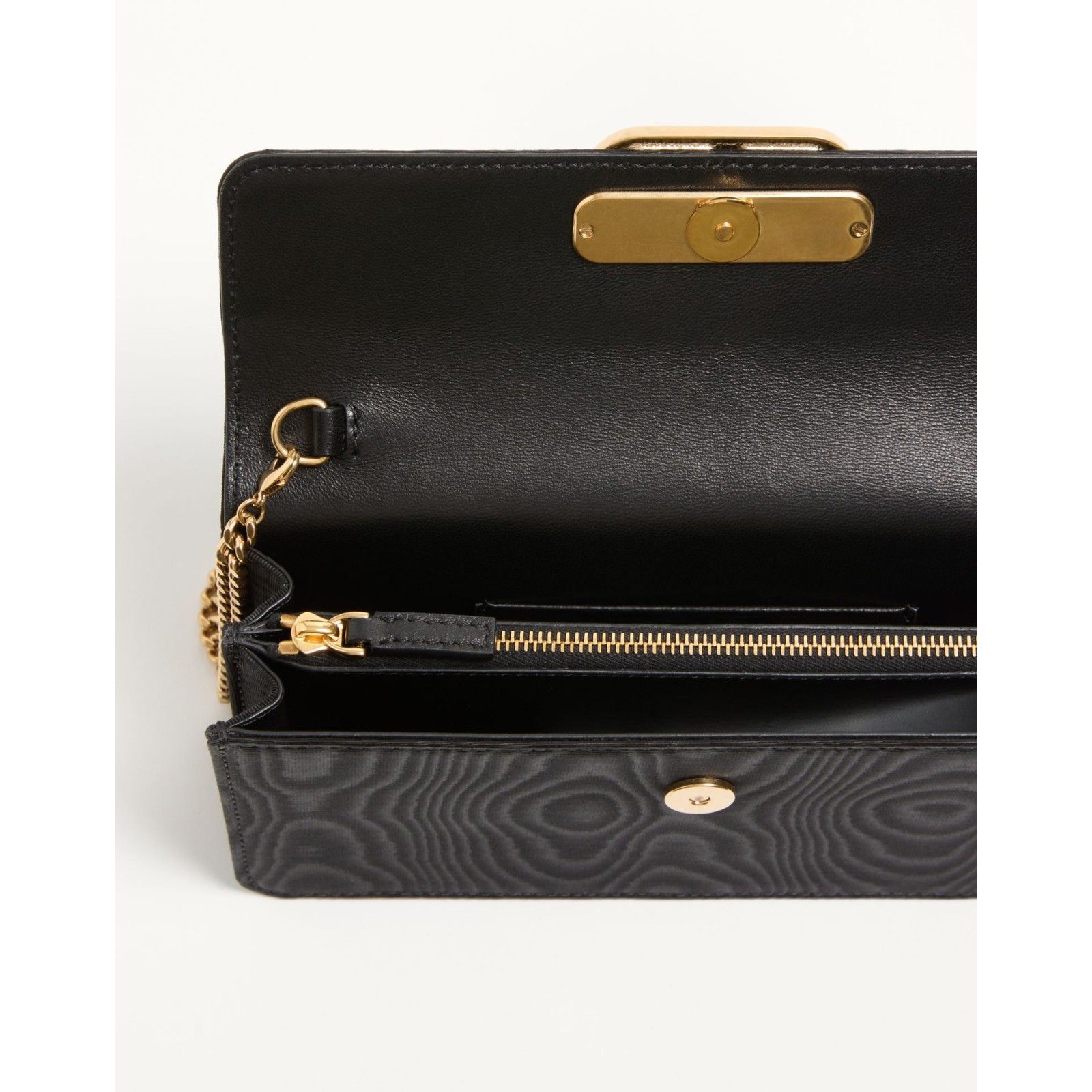 Valentino VALENTINO GARAVANI Black Clutch New & Authentic Size ONE SIZE - 4 Thumbnail
