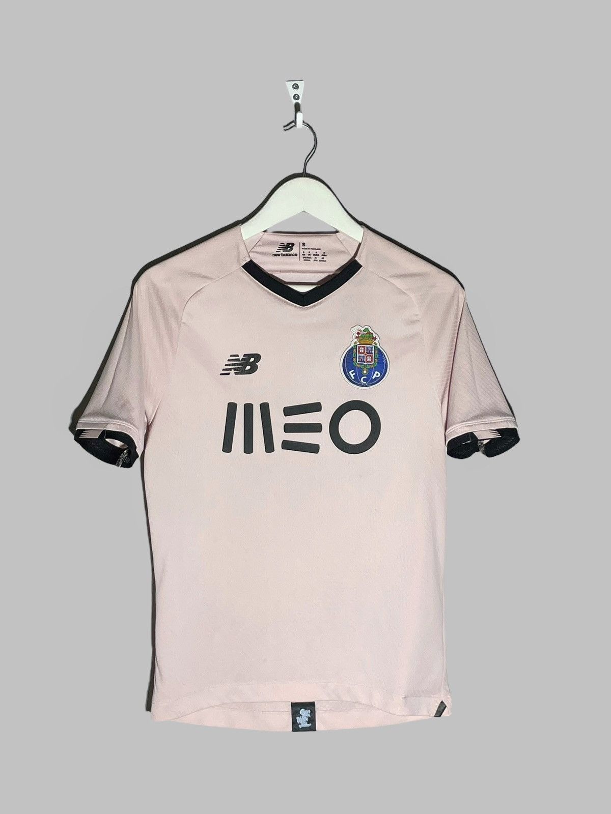 New Balance FC Porto New Balance 2022/2022 Third Football Shirt Soccer Size US S / EU 44-46 / 1 - 1 Thumbnail