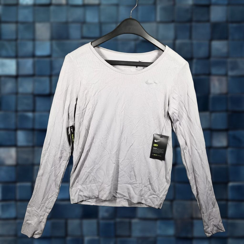 Nike NIKE Shirt Women's Small Gray Running & Jogging Dri-Fit Reflective Long Sleeve T-Shirt BV3918 Size S / US 4 / IT 40 - 1 Thumbnail