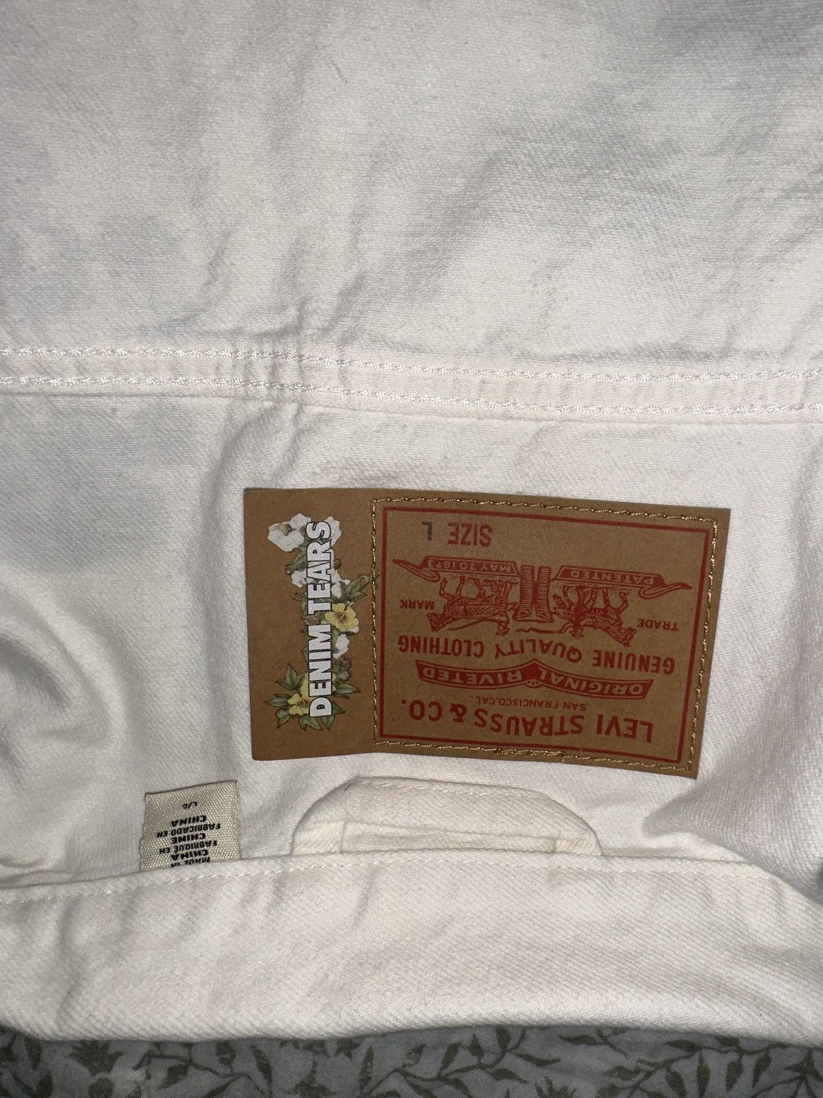 DENIM TEARS Denim Tears TYPE - 2 ALL OVER WREATH WHITE Large Size US L / EU 52-54 / 3 - 7 Thumbnail