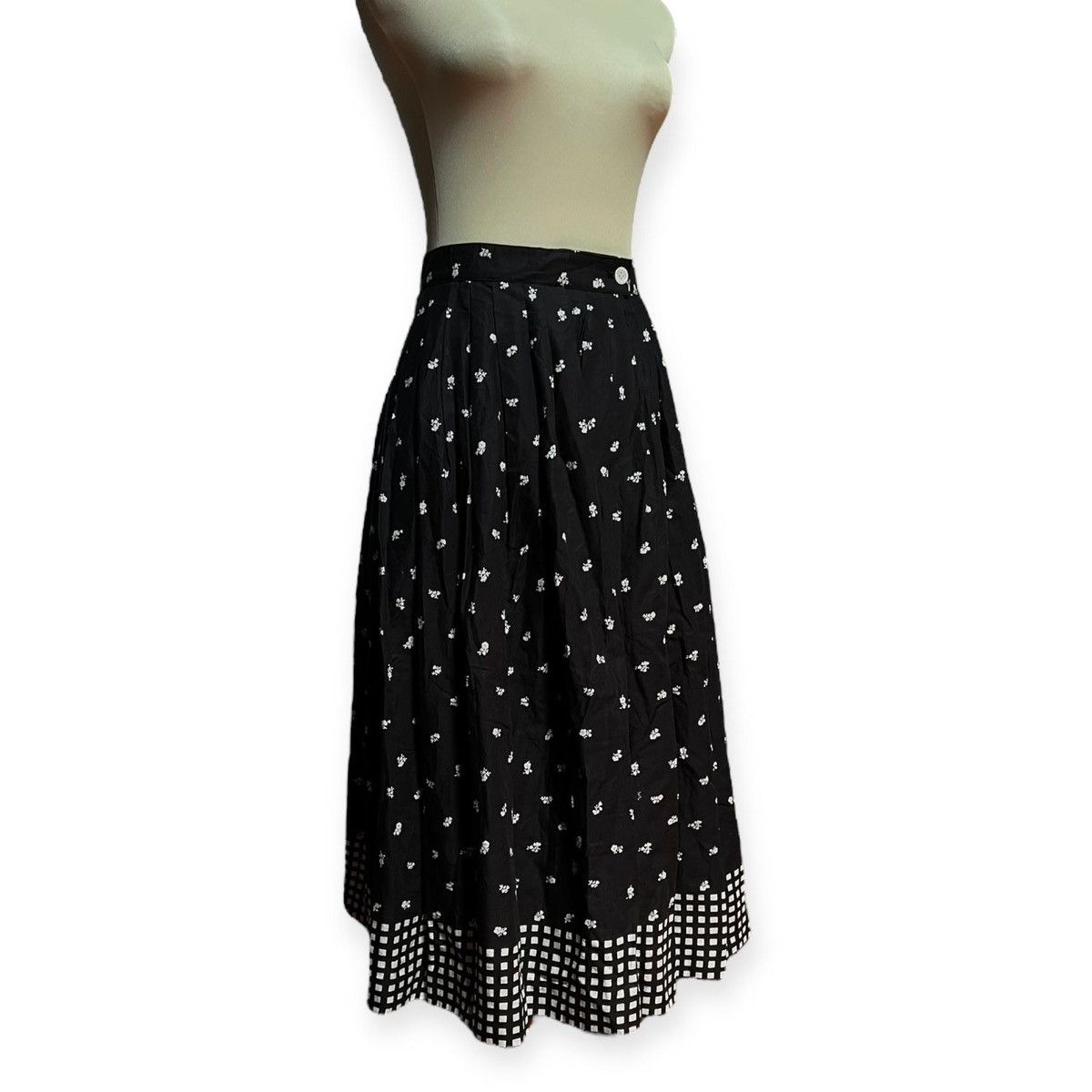 Issey Miyake Issey Miyake Mid-Skirt Size 30" / US 8 / IT 44 - 3 Thumbnail
