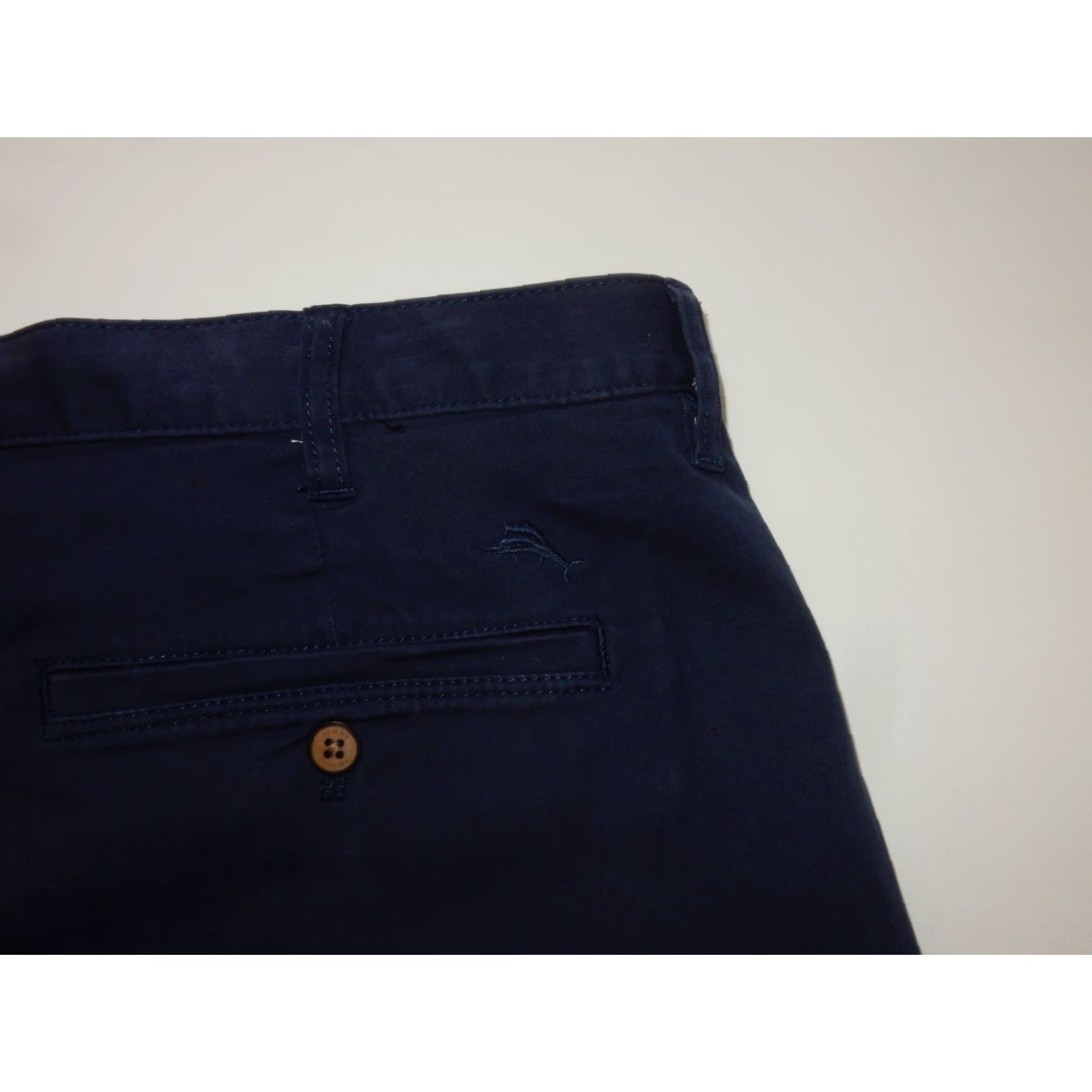 Tommy Bahama Tommy Bahama Men’s Shorts Size 40 Long Chino Blue 42" Waist 10" Inseam 21" Mint Condition Big & Tall Mens Size US 40 / EU 56 - 2 Thumbnail
