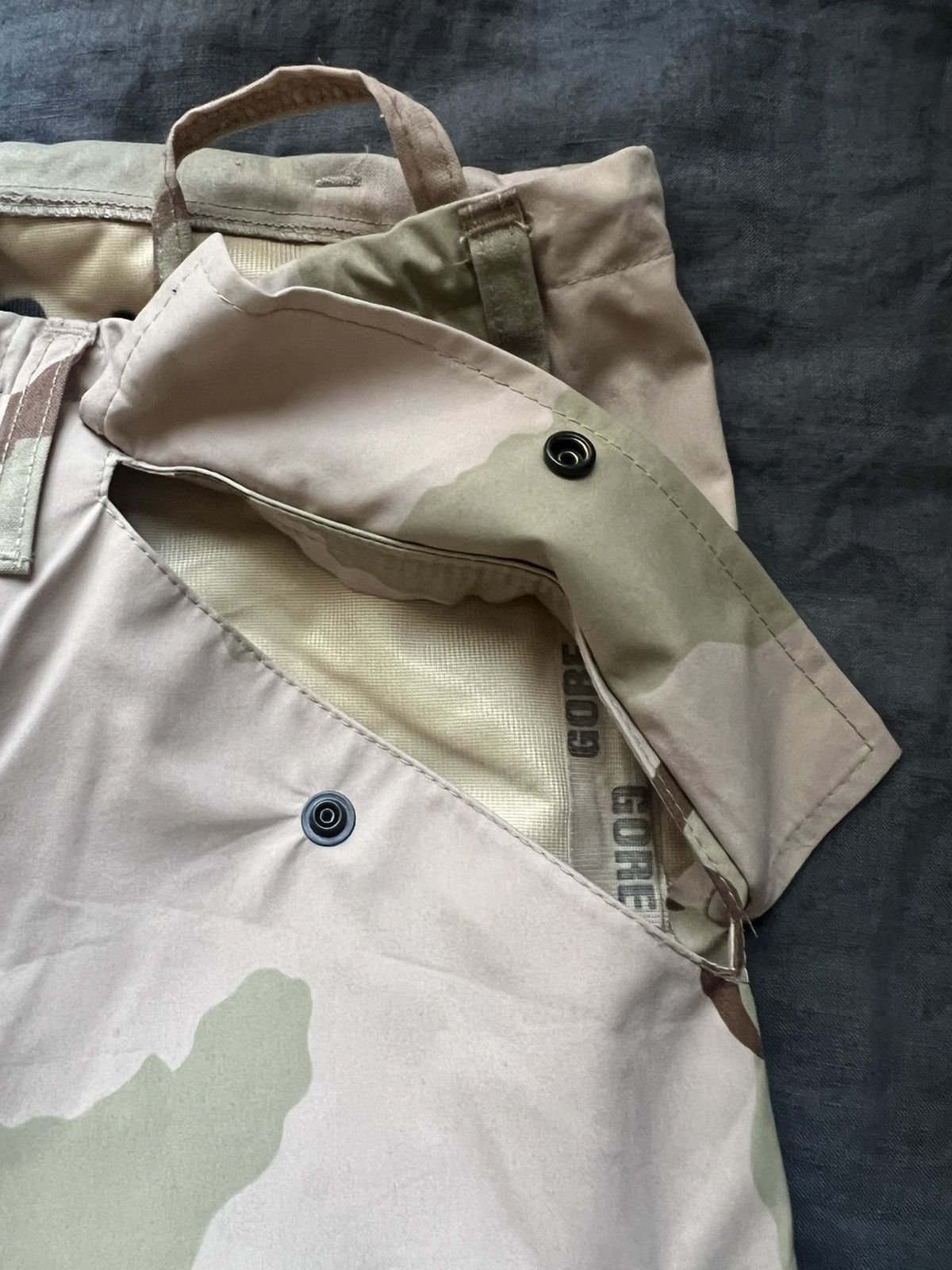 Vintage Vintage Desert Camo Gore-Tex Pants Size US 30 / EU 46 - 11 Thumbnail