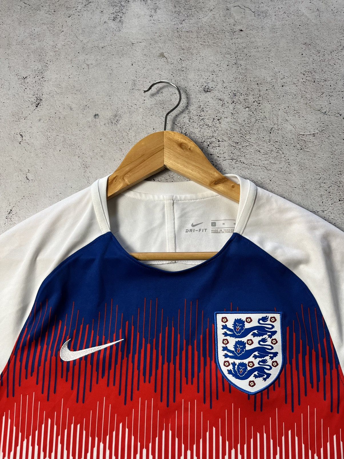 Nike ENGLAND PRE MATCH TRAINING FOOTBALL SHIRT SOCCER JERSEY NIKE Size US M / EU 48-50 / 2 - 3 Thumbnail