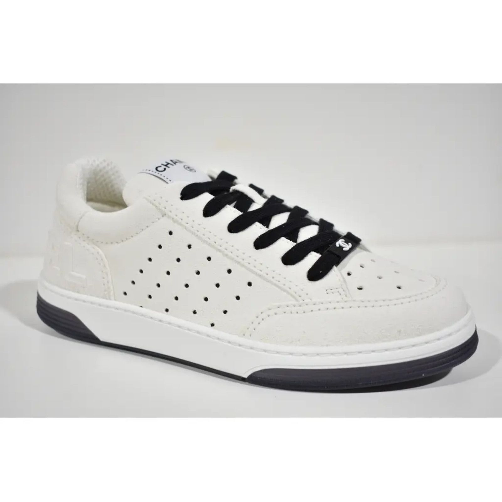 Chanel 22A Suede CC Flat Lace Up Tie Runner Trainer Sneaker 39.5 Size US 9.5 / IT 39.5 - 2 Thumbnail