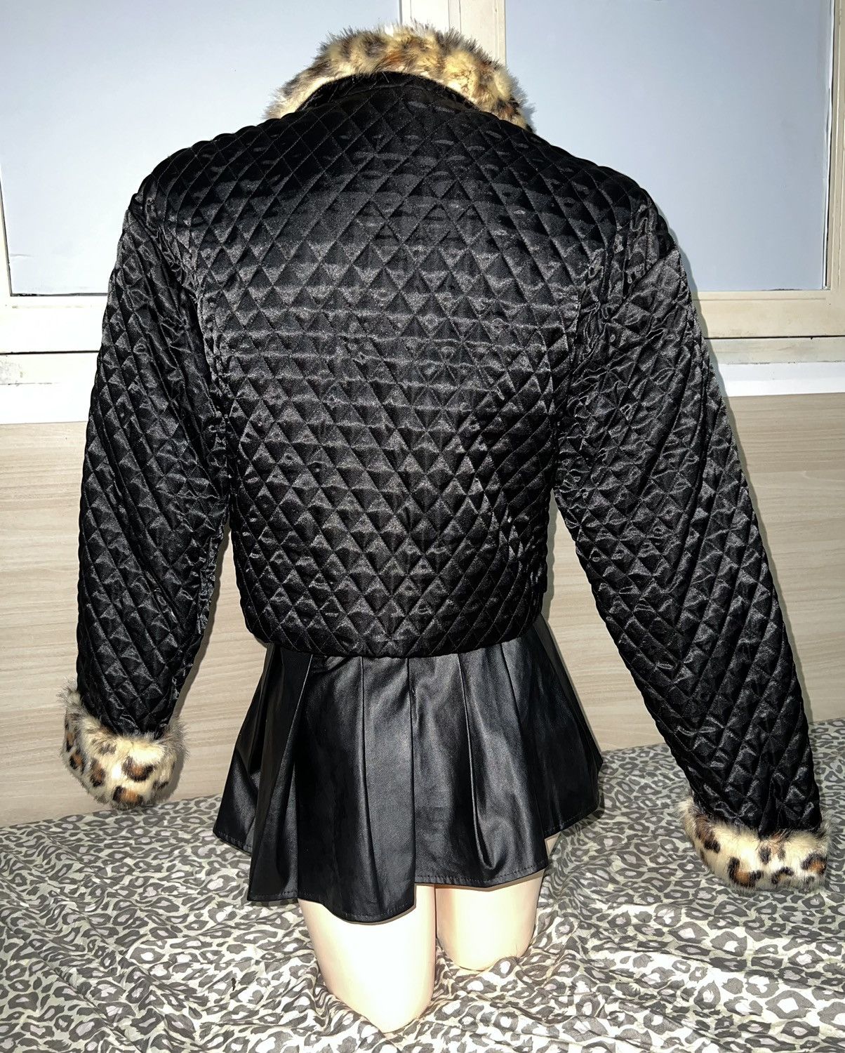 Dolls Kill Current Mood cropped puffer jacket 🐆🖤 Size S / US 4 / IT 40 - 5 Thumbnail