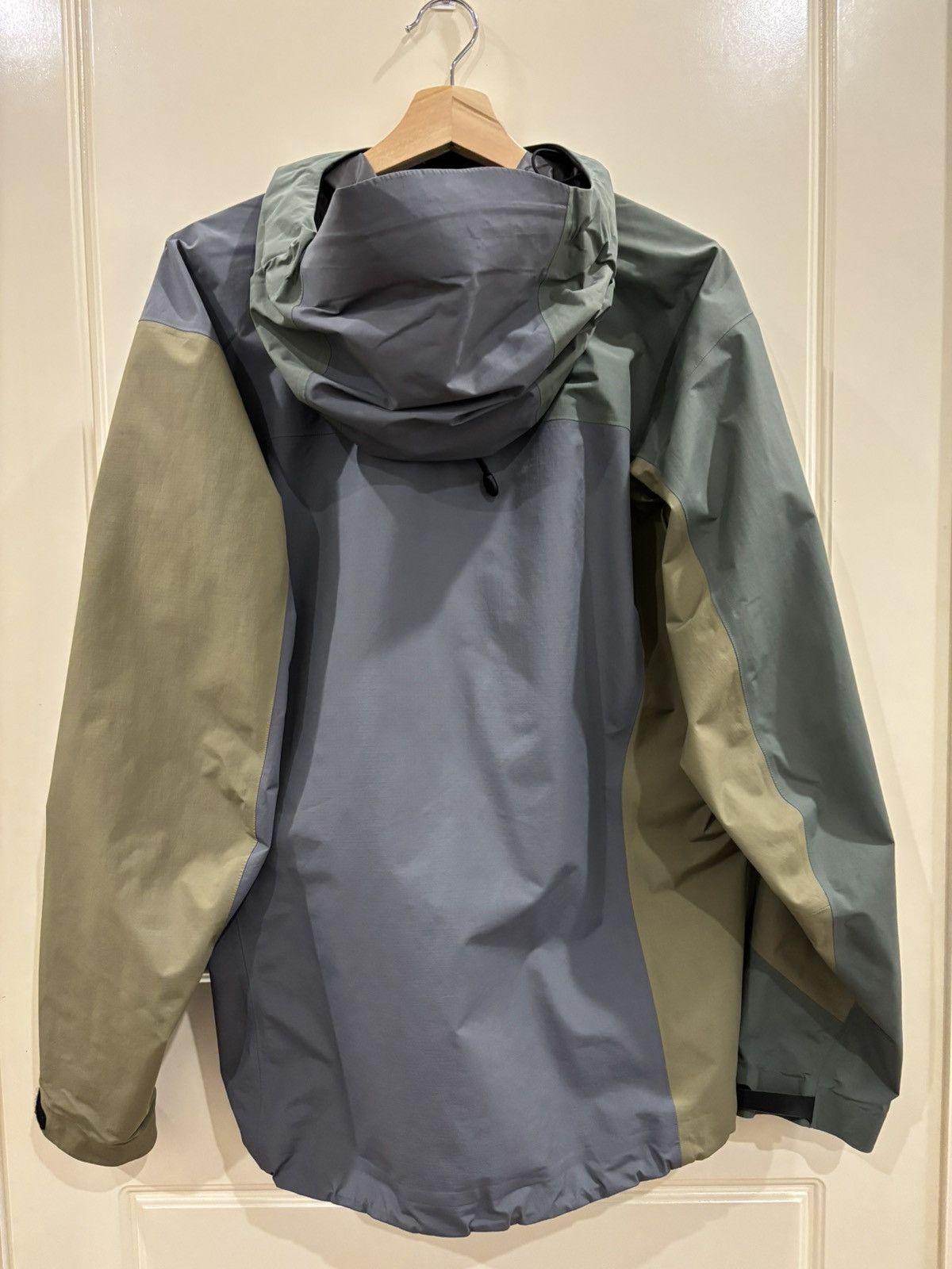 Arc'teryx × Beams Plus 2018 Arc’teryx Beta SL beams pastel patchwork jacket Size US M / EU 48-50 / 2 - 3 Thumbnail
