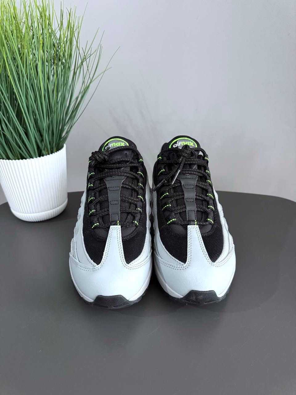 Nike Nike Air Max 95 OG Light Smoke Gray Sneakers Size US6,5/EU39 Size US 6.5 / EU 39-40 - 7 Thumbnail