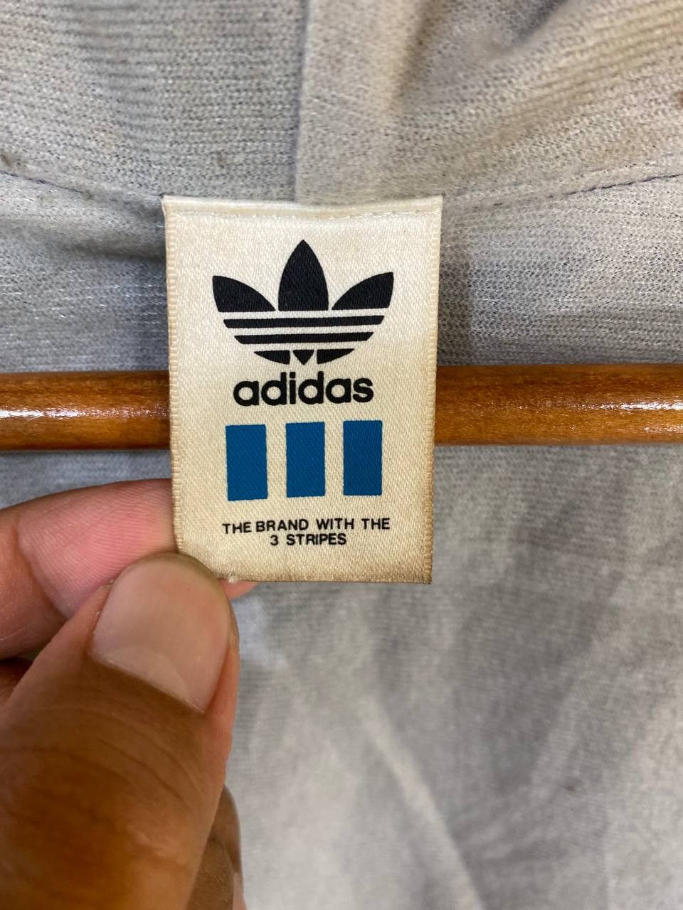Adidas vintage adidas big logo back light jacket nice design Size US L / EU 52-54 / 3 - 8 Thumbnail