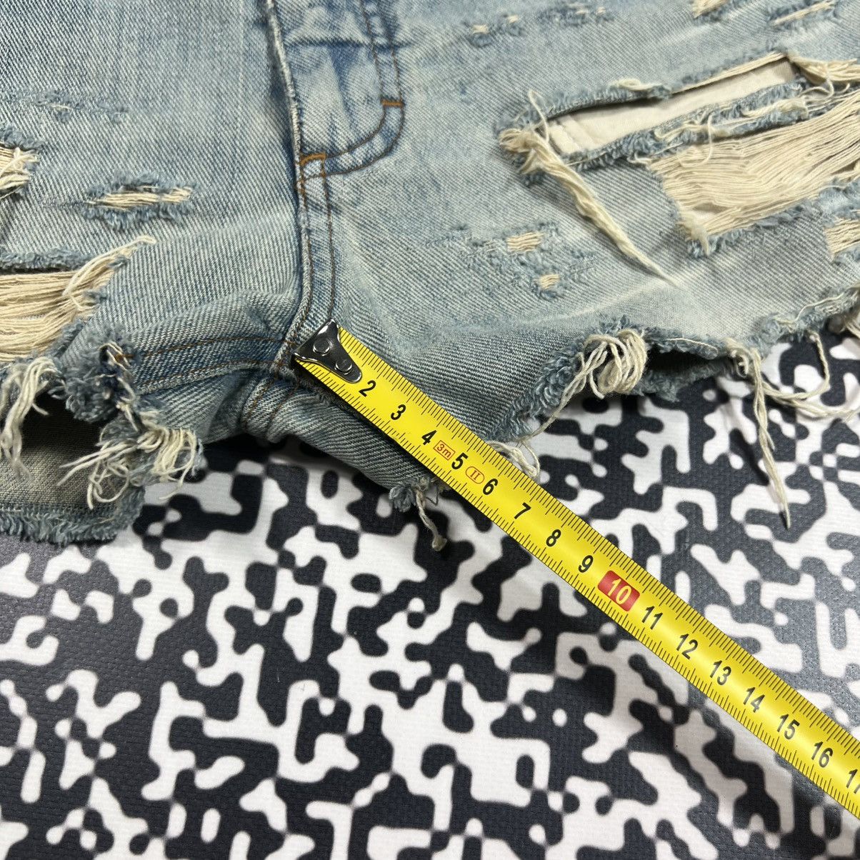 Japanese Brand Vintage Y2K Carte D’identine Japanese Distressed Shorts Size 30" / US 8 / IT 44 - 22 Thumbnail