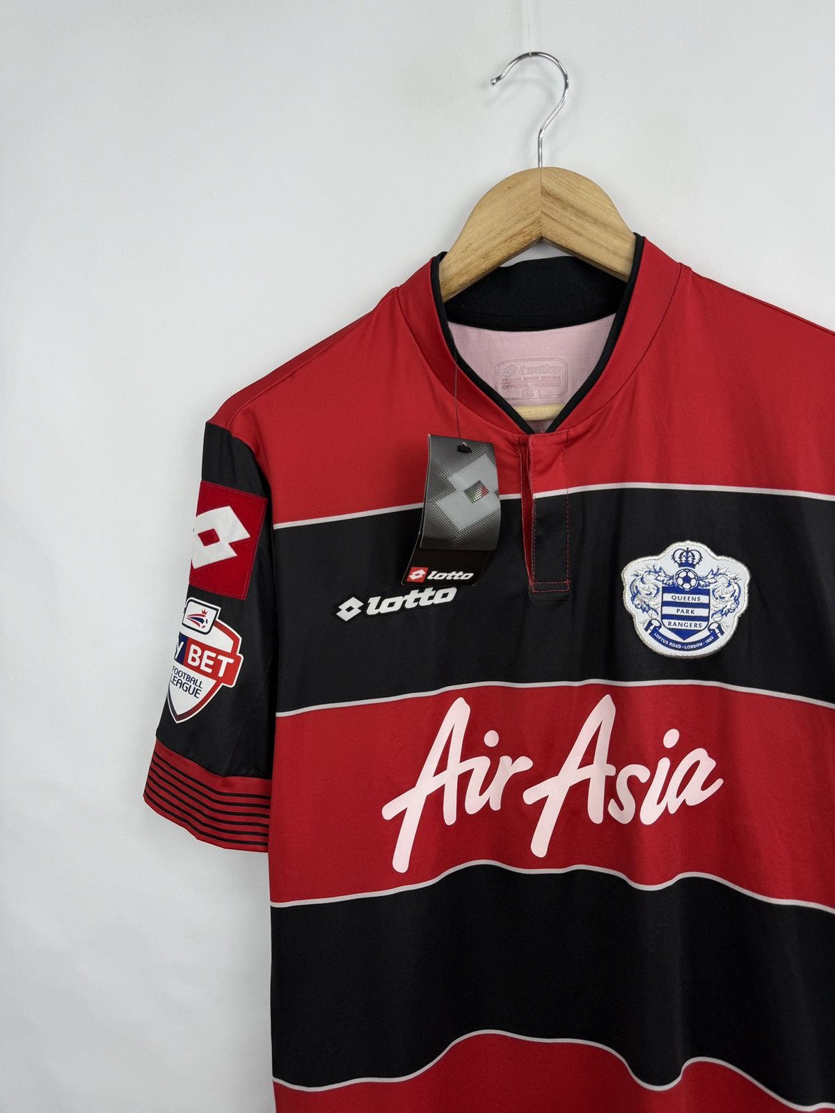 Lotto Sport 🏴󠁧󠁢󠁥󠁮󠁧󠁿 Lotto Queens Park Rangers Petrasso Soccer Jersey Rare Y2K Size US M / EU 48-50 / 2 - 4 Thumbnail