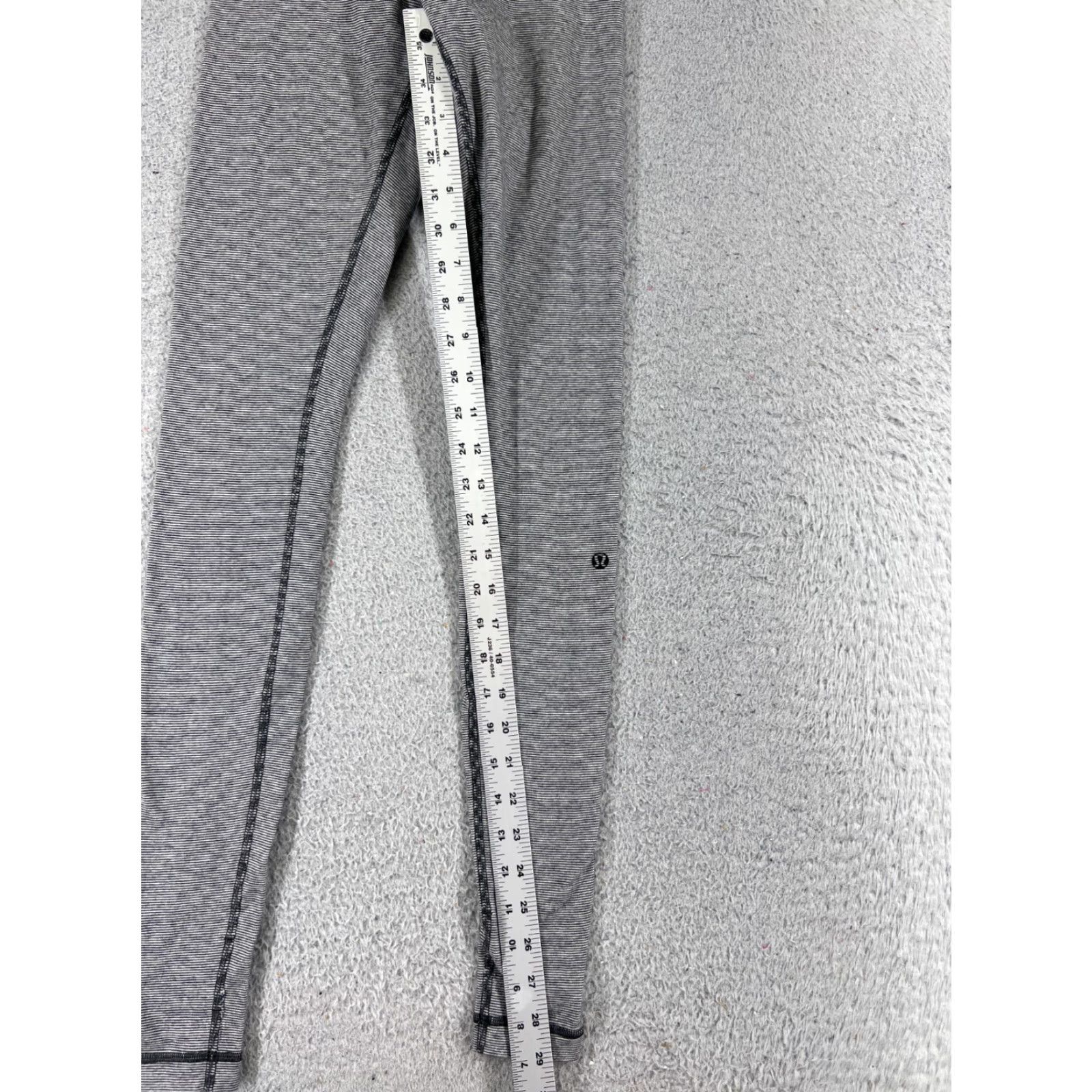Lululemon Lululemon Pants Womens 0 Gray Black Stripe High Times Pant Dance Gym 29" Size 25" / US 0 / IT 36 - 5 Thumbnail